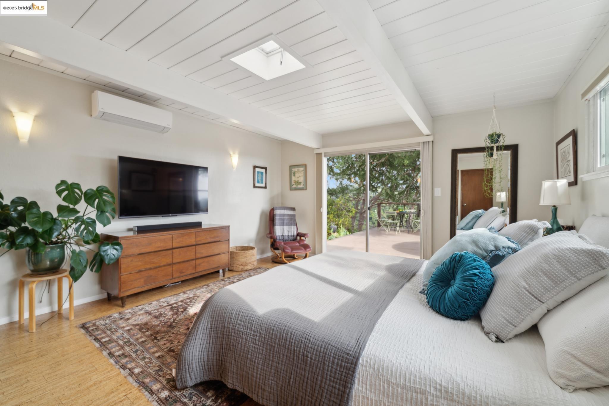 Detail Gallery Image 21 of 60 For 5345 Crown Ct, Castro Valley,  CA 94552 - 4 Beds | 2 Baths