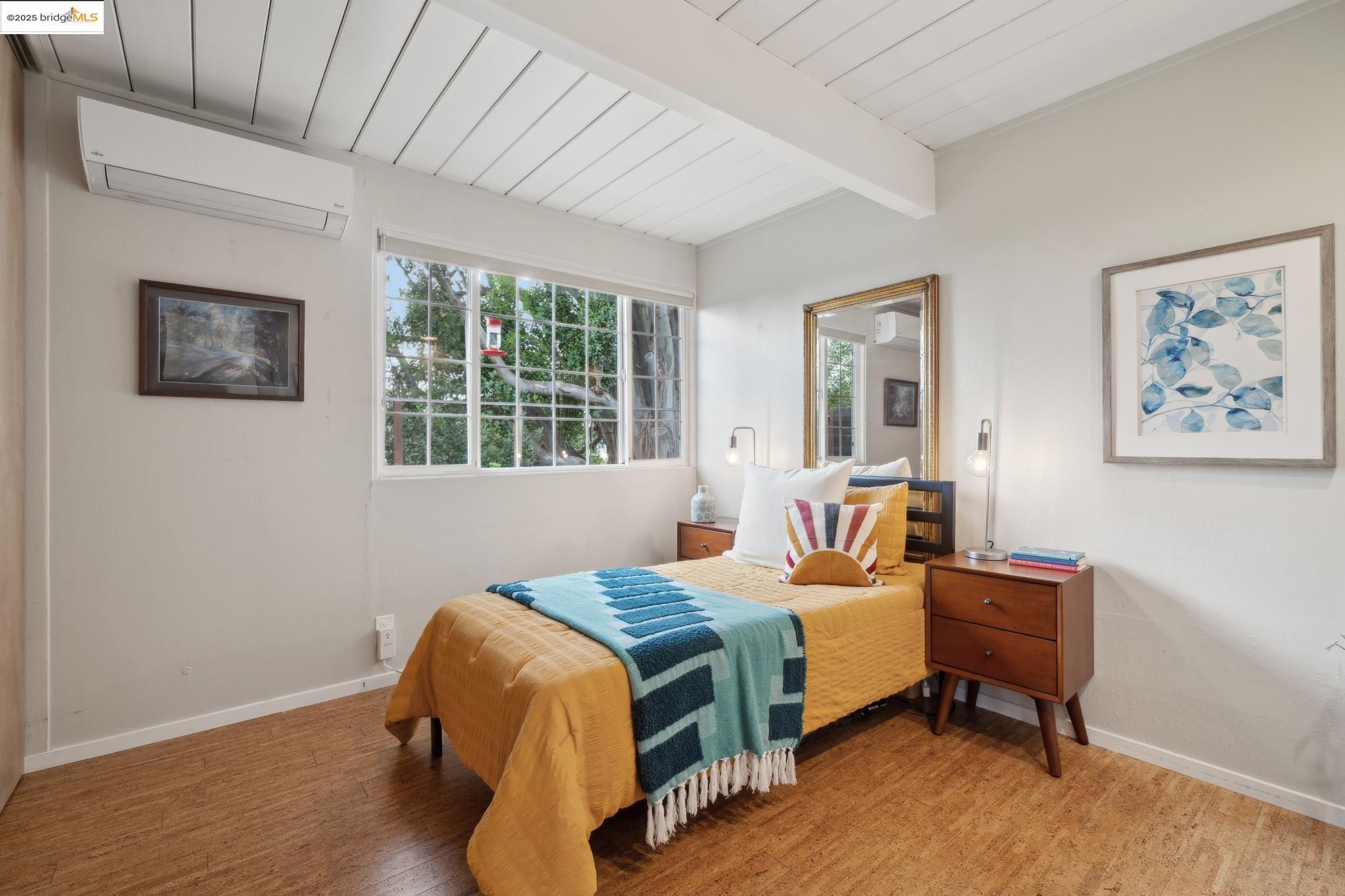 Detail Gallery Image 24 of 60 For 5345 Crown Ct, Castro Valley,  CA 94552 - 4 Beds | 2 Baths