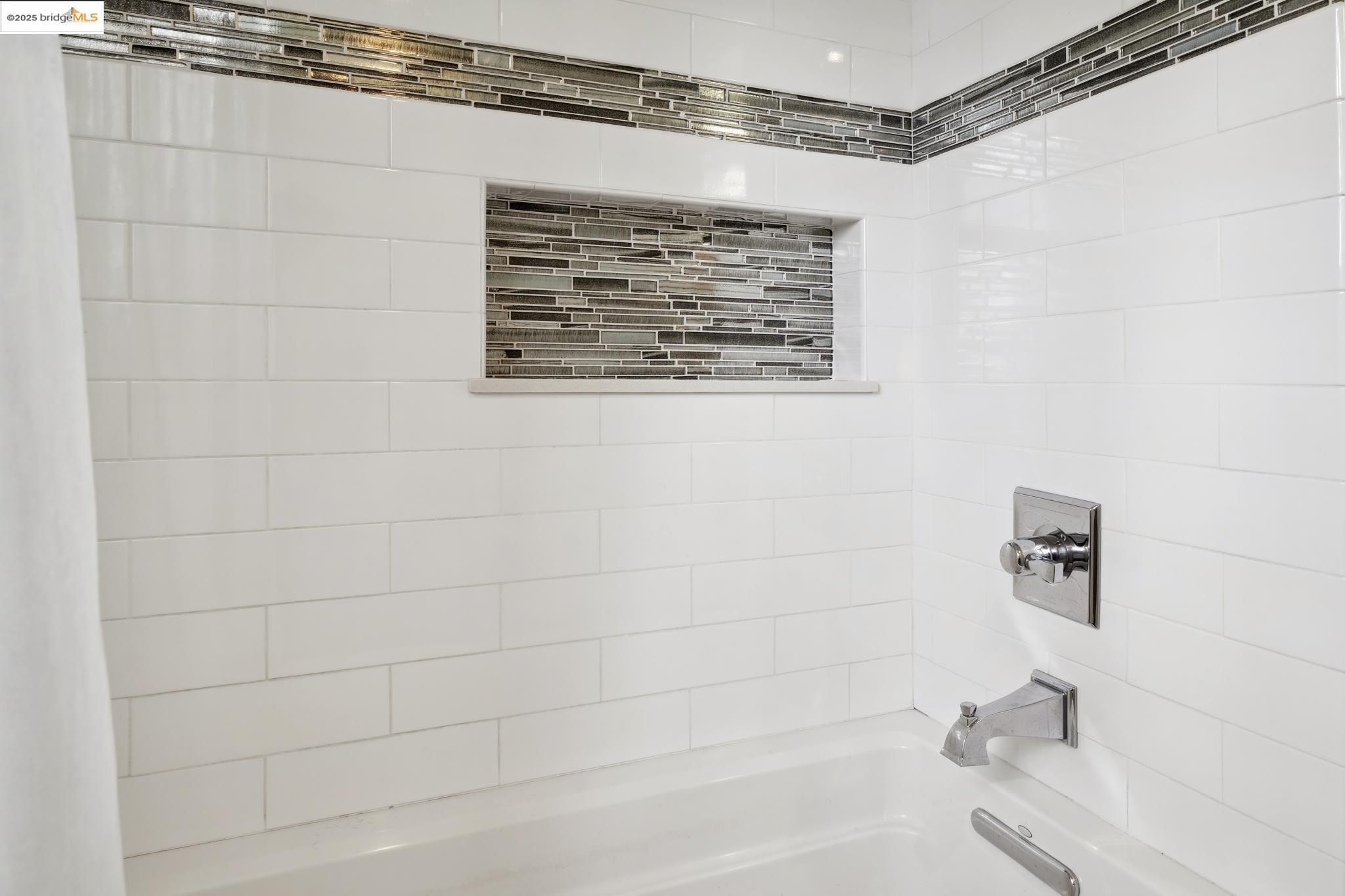 Detail Gallery Image 29 of 60 For 5345 Crown Ct, Castro Valley,  CA 94552 - 4 Beds | 2 Baths