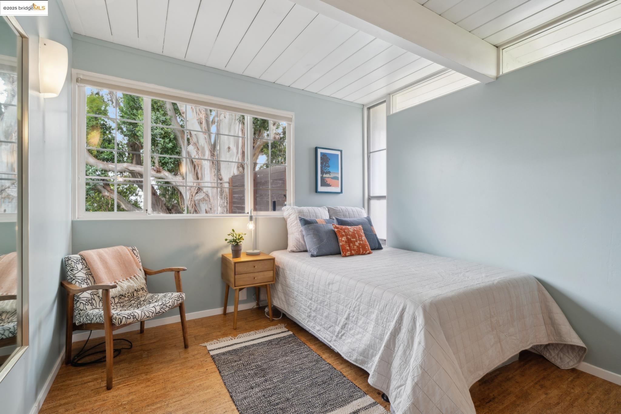 Detail Gallery Image 31 of 60 For 5345 Crown Ct, Castro Valley,  CA 94552 - 4 Beds | 2 Baths