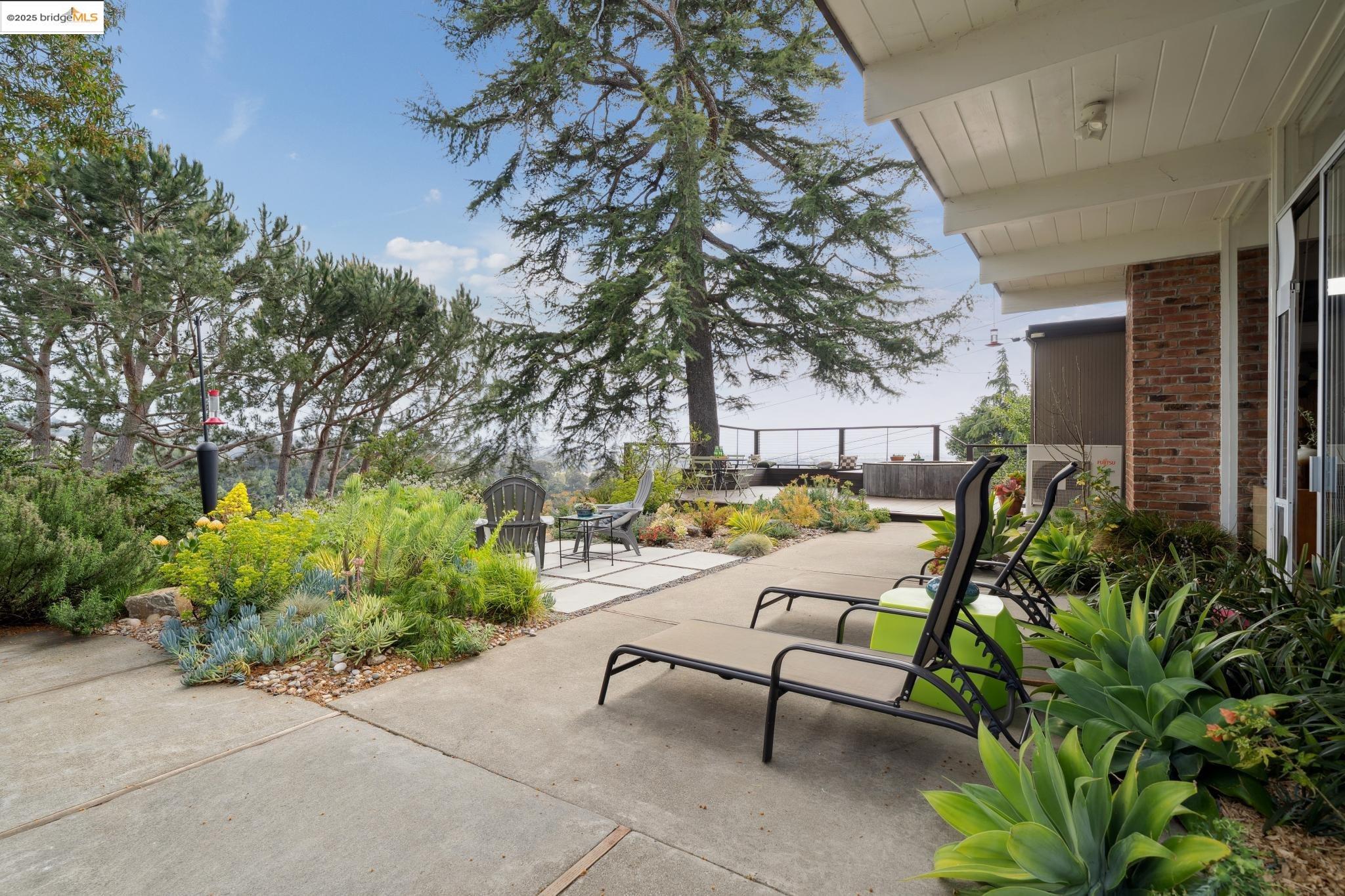 Detail Gallery Image 33 of 60 For 5345 Crown Ct, Castro Valley,  CA 94552 - 4 Beds | 2 Baths