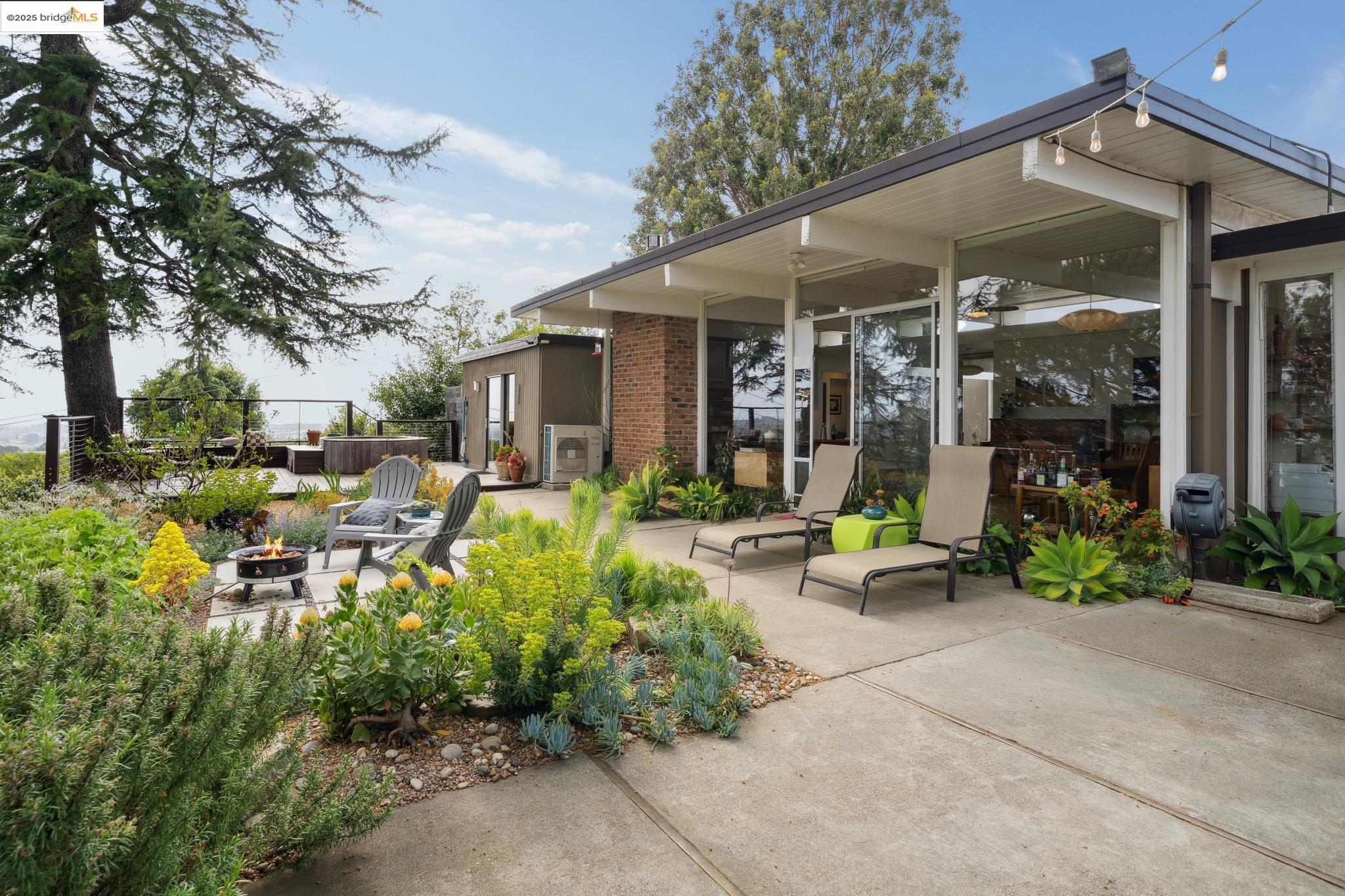 Detail Gallery Image 34 of 60 For 5345 Crown Ct, Castro Valley,  CA 94552 - 4 Beds | 2 Baths