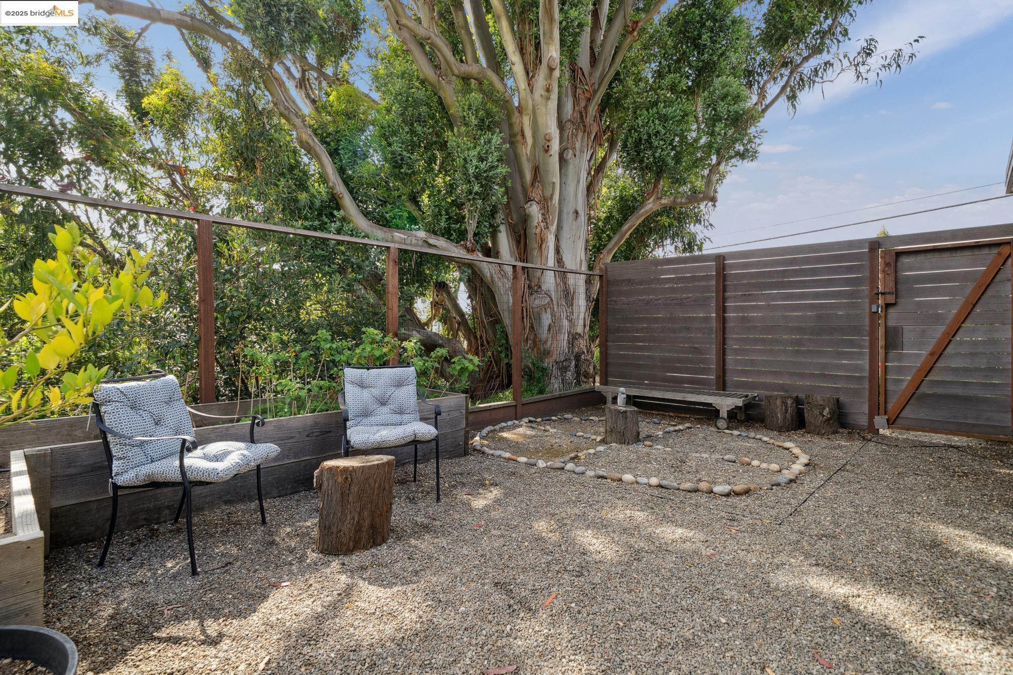 Detail Gallery Image 40 of 60 For 5345 Crown Ct, Castro Valley,  CA 94552 - 4 Beds | 2 Baths