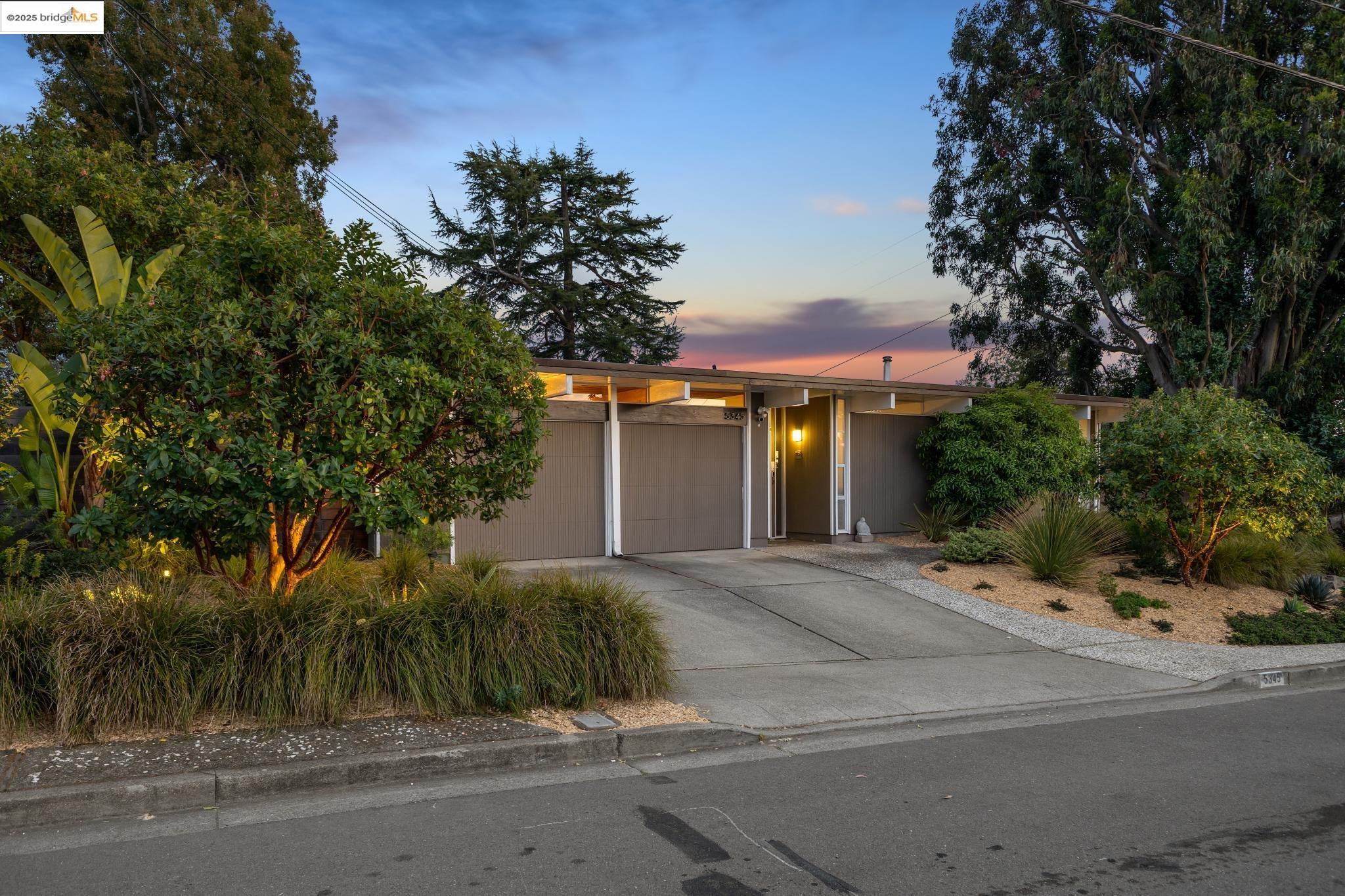 Detail Gallery Image 46 of 60 For 5345 Crown Ct, Castro Valley,  CA 94552 - 4 Beds | 2 Baths