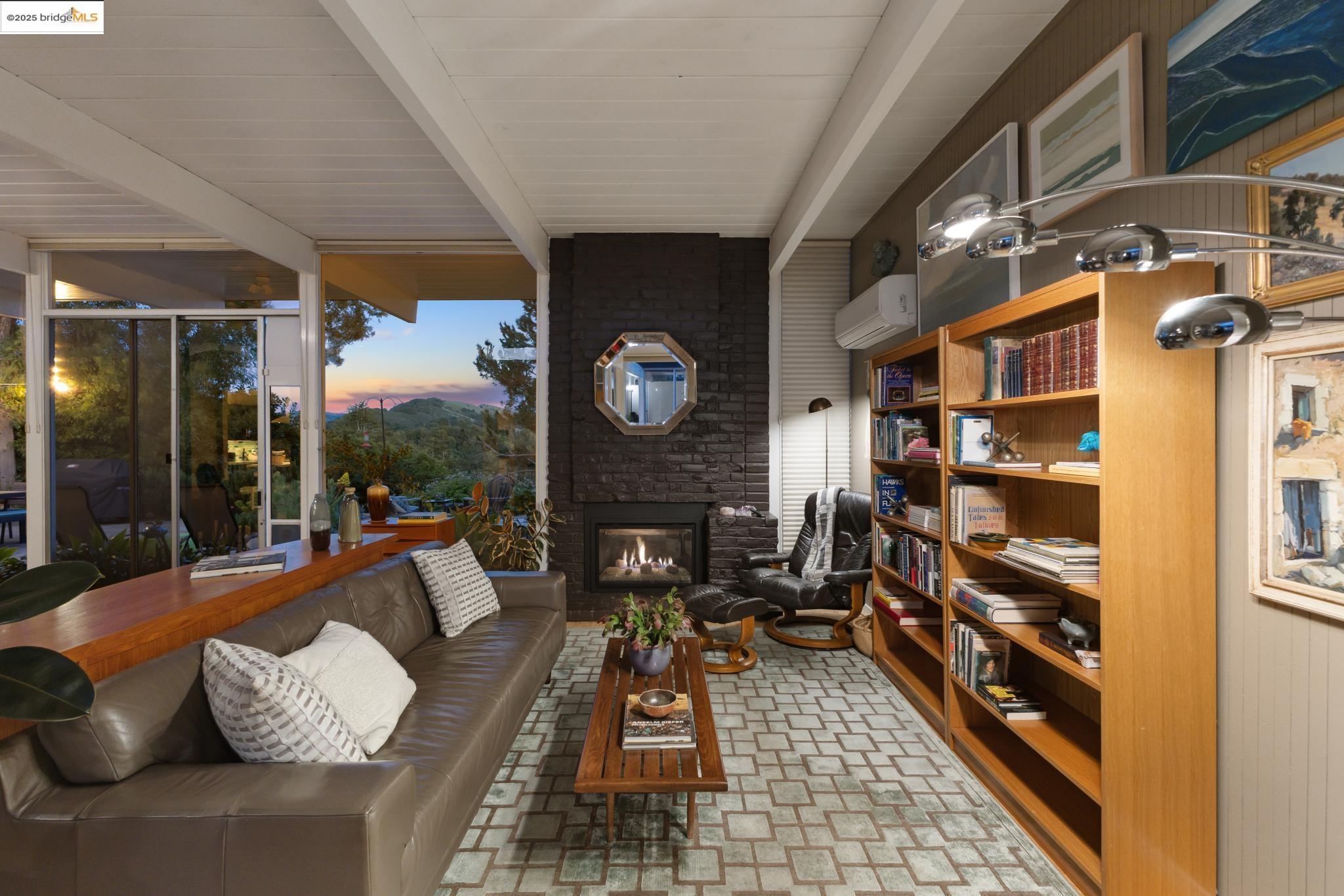 Detail Gallery Image 48 of 60 For 5345 Crown Ct, Castro Valley,  CA 94552 - 4 Beds | 2 Baths
