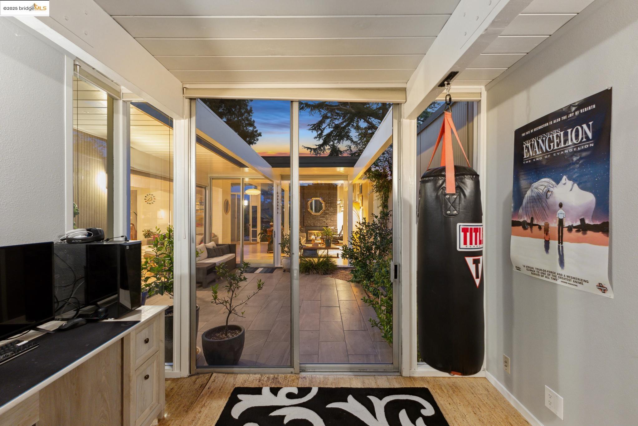 Detail Gallery Image 50 of 60 For 5345 Crown Ct, Castro Valley,  CA 94552 - 4 Beds | 2 Baths