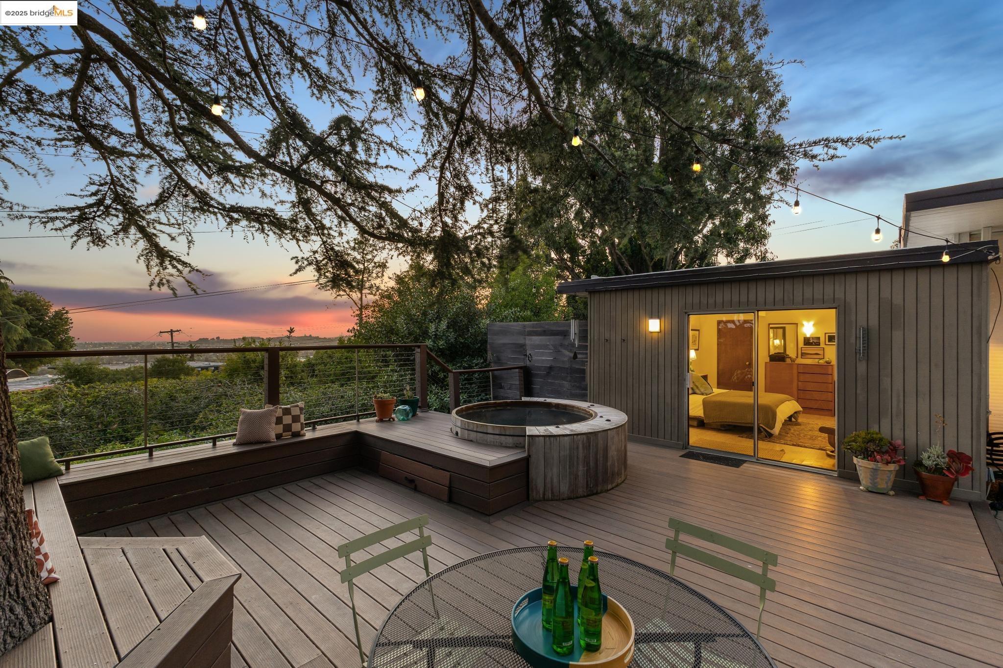 Detail Gallery Image 52 of 60 For 5345 Crown Ct, Castro Valley,  CA 94552 - 4 Beds | 2 Baths