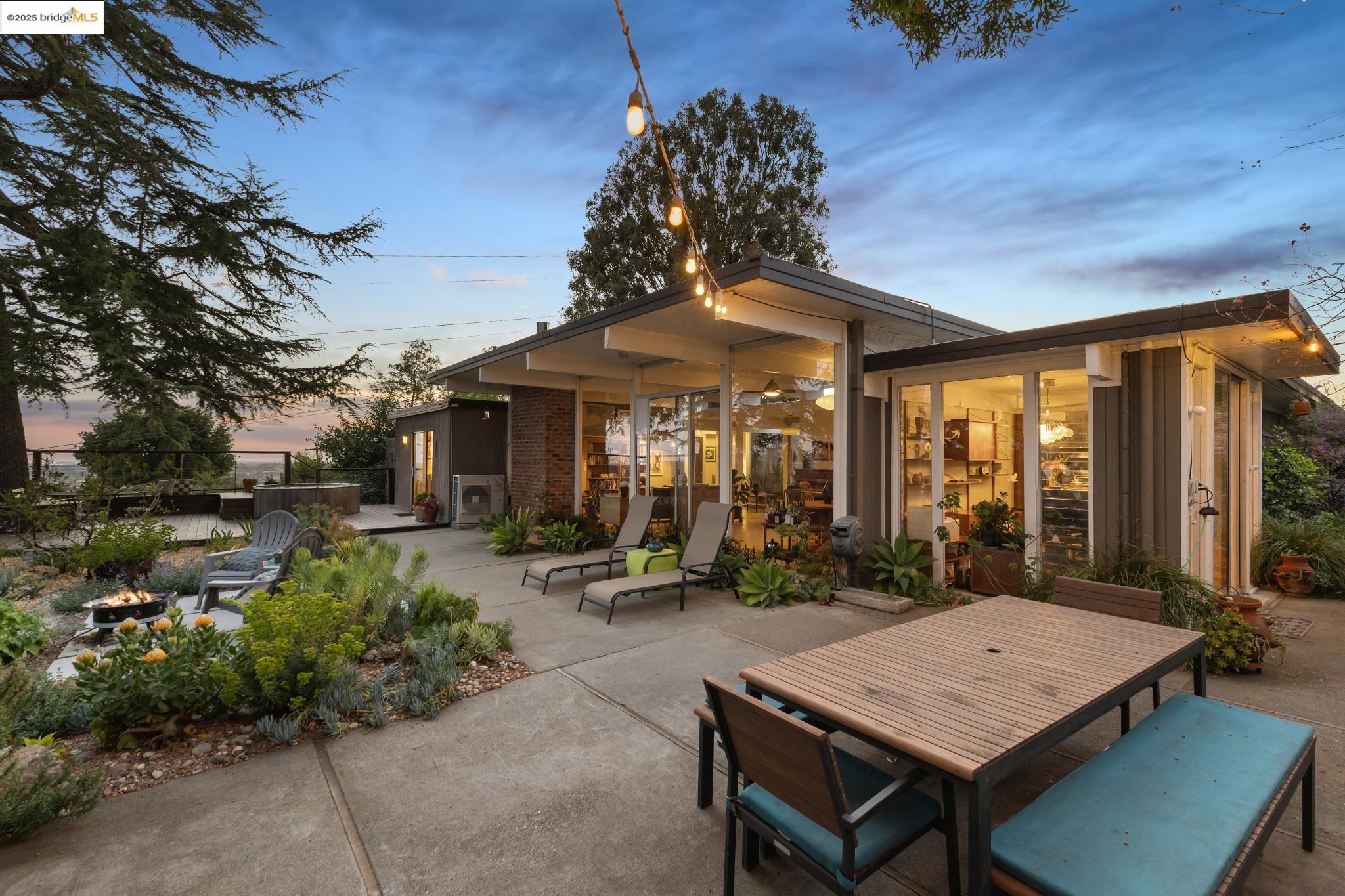 Detail Gallery Image 54 of 60 For 5345 Crown Ct, Castro Valley,  CA 94552 - 4 Beds | 2 Baths