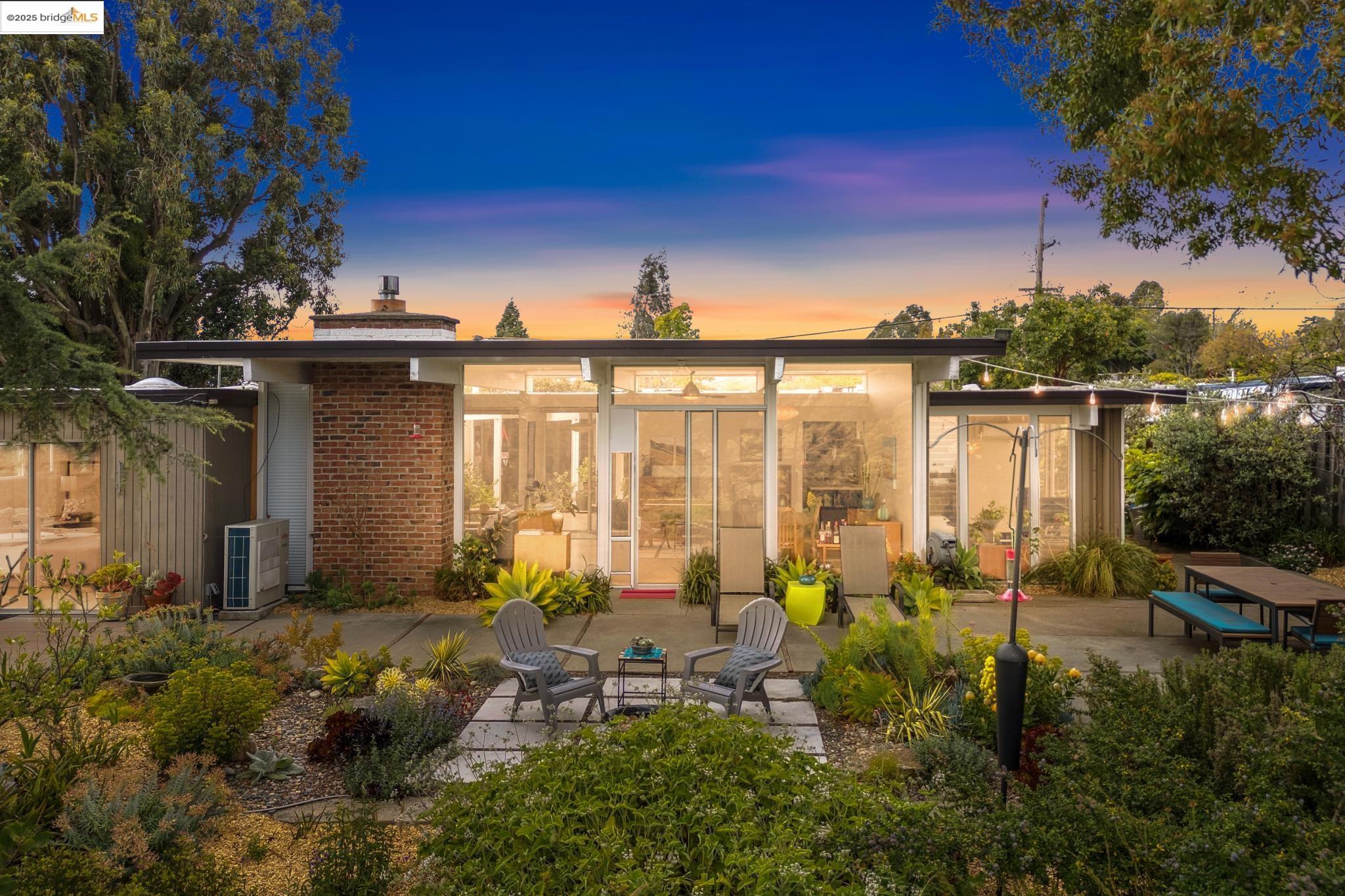 Detail Gallery Image 55 of 60 For 5345 Crown Ct, Castro Valley,  CA 94552 - 4 Beds | 2 Baths