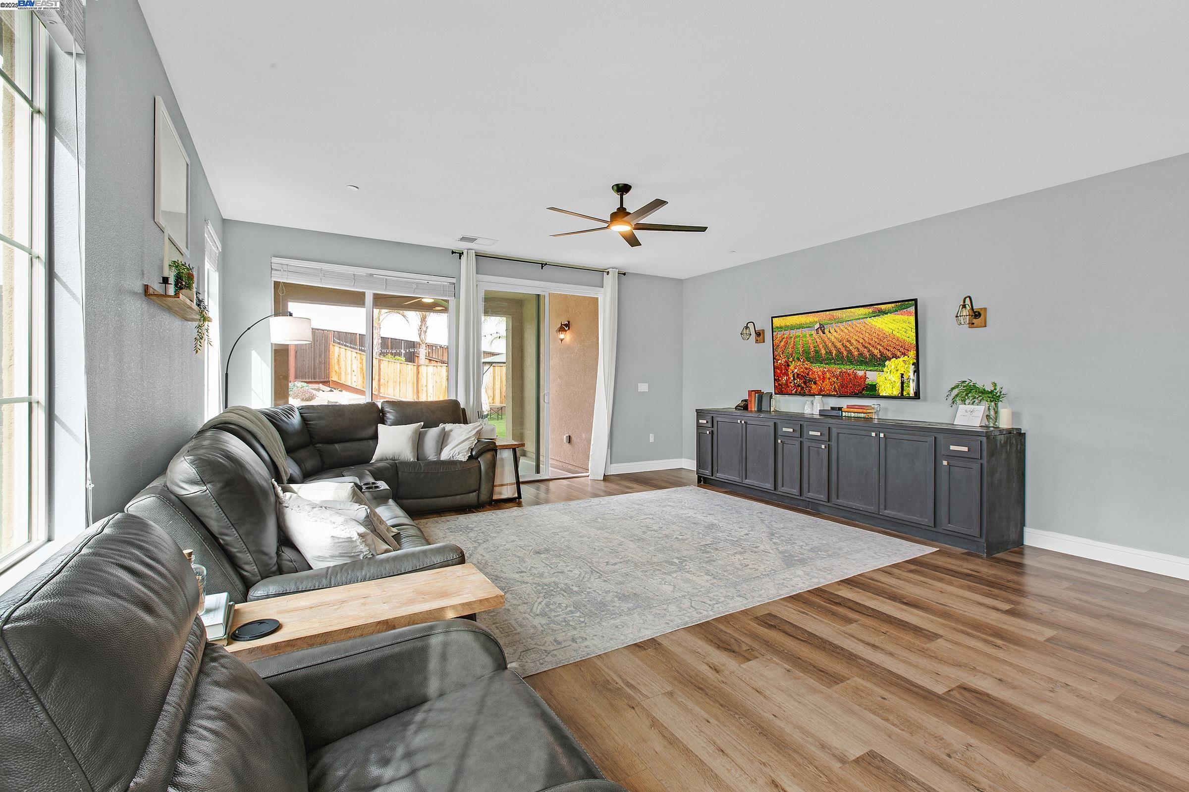 Detail Gallery Image 15 of 45 For 83 Outrigger Way, Discovery Bay,  CA 94505 - 4 Beds | 3 Baths
