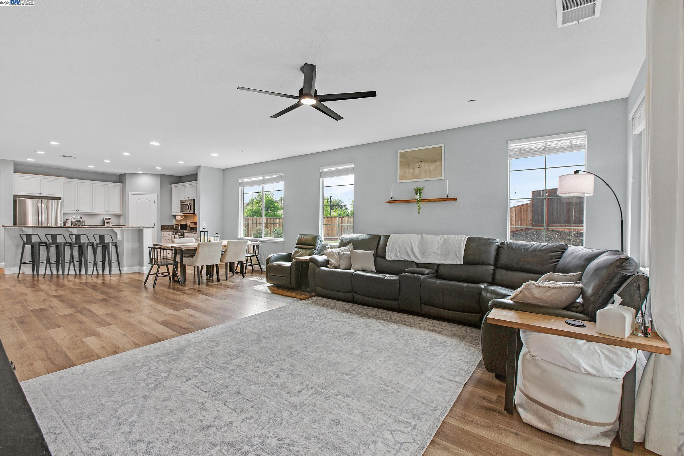 Detail Gallery Image 16 of 45 For 83 Outrigger Way, Discovery Bay,  CA 94505 - 4 Beds | 3 Baths
