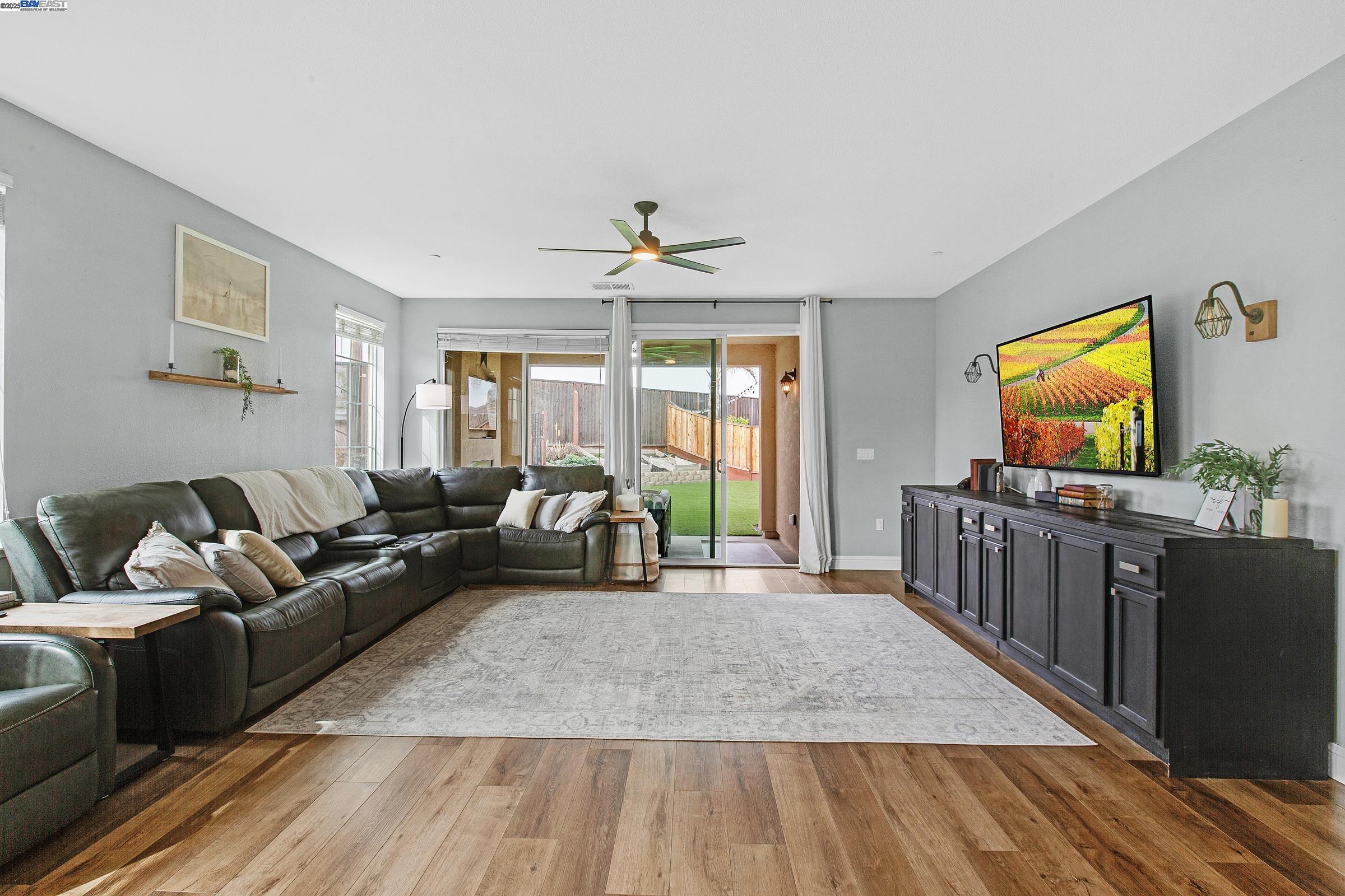 Detail Gallery Image 17 of 45 For 83 Outrigger Way, Discovery Bay,  CA 94505 - 4 Beds | 3 Baths