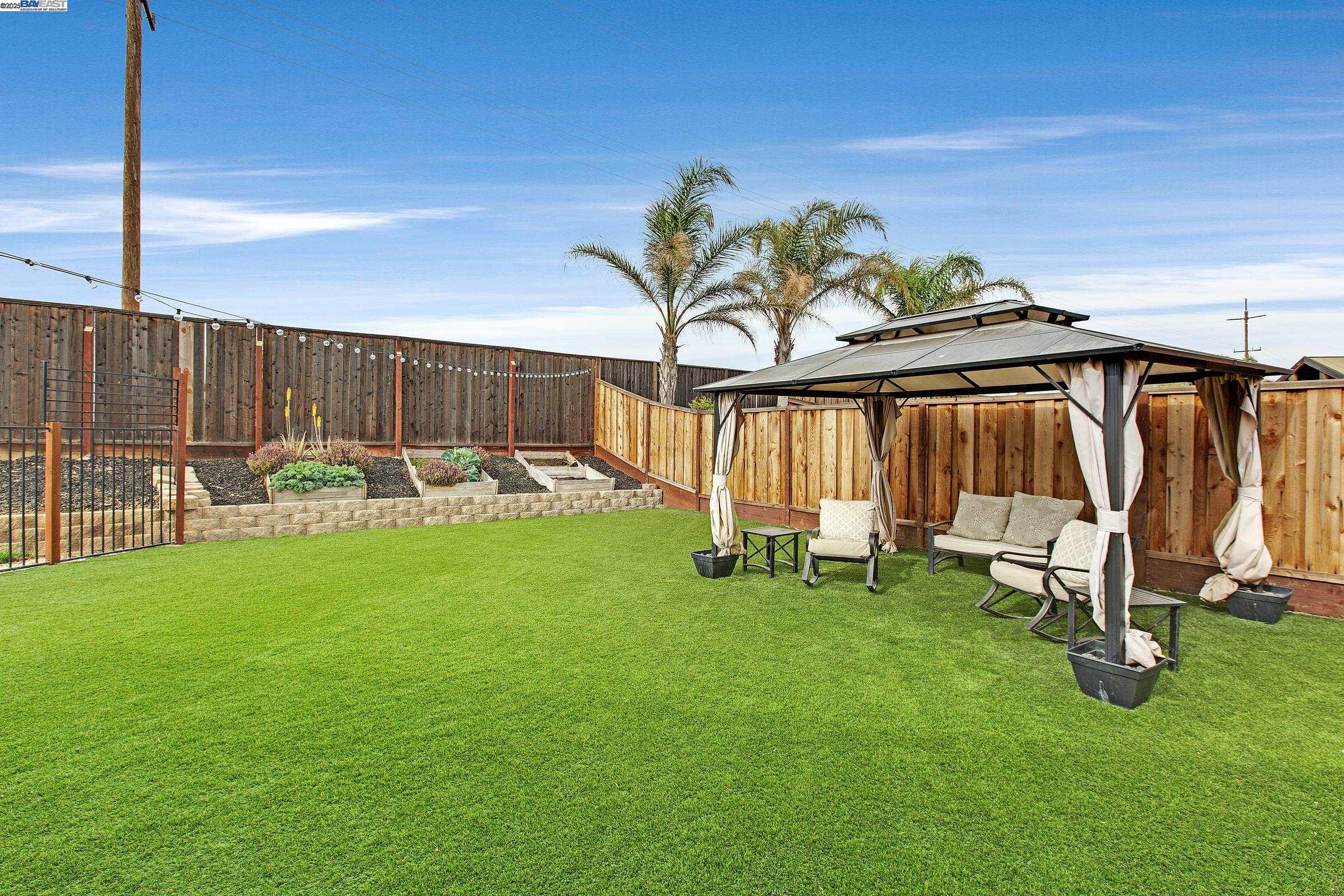 Detail Gallery Image 32 of 45 For 83 Outrigger Way, Discovery Bay,  CA 94505 - 4 Beds | 3 Baths