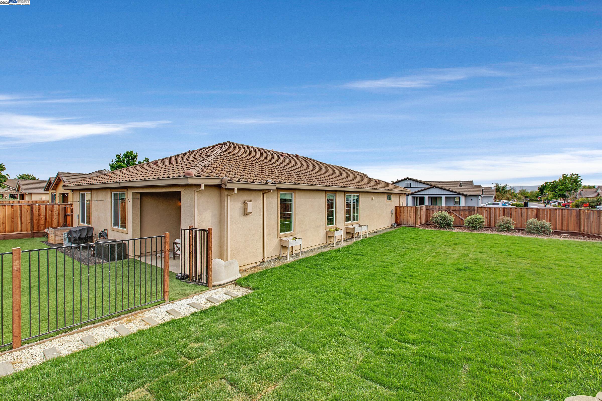 Detail Gallery Image 34 of 45 For 83 Outrigger Way, Discovery Bay,  CA 94505 - 4 Beds | 3 Baths
