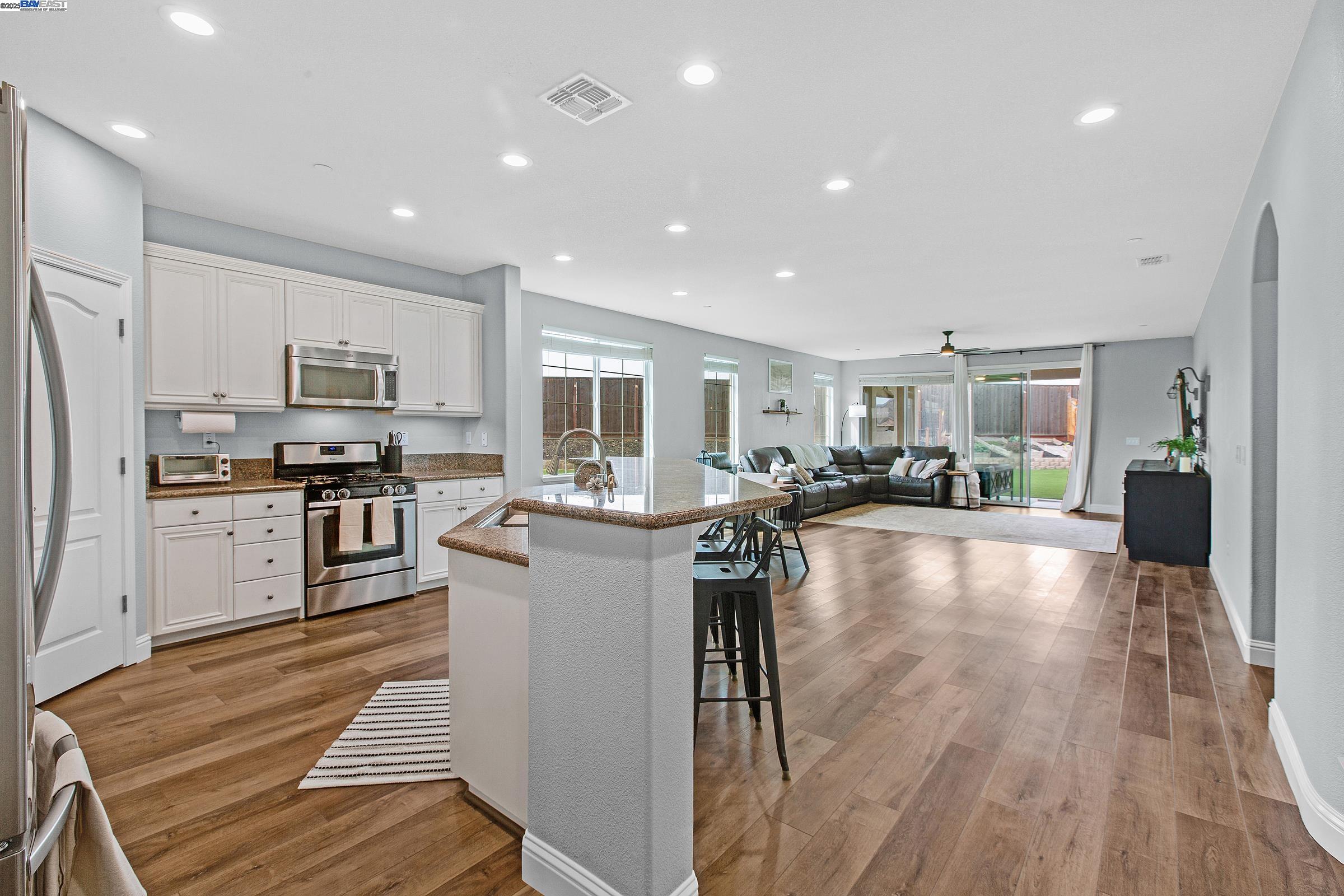 Detail Gallery Image 9 of 45 For 83 Outrigger Way, Discovery Bay,  CA 94505 - 4 Beds | 3 Baths