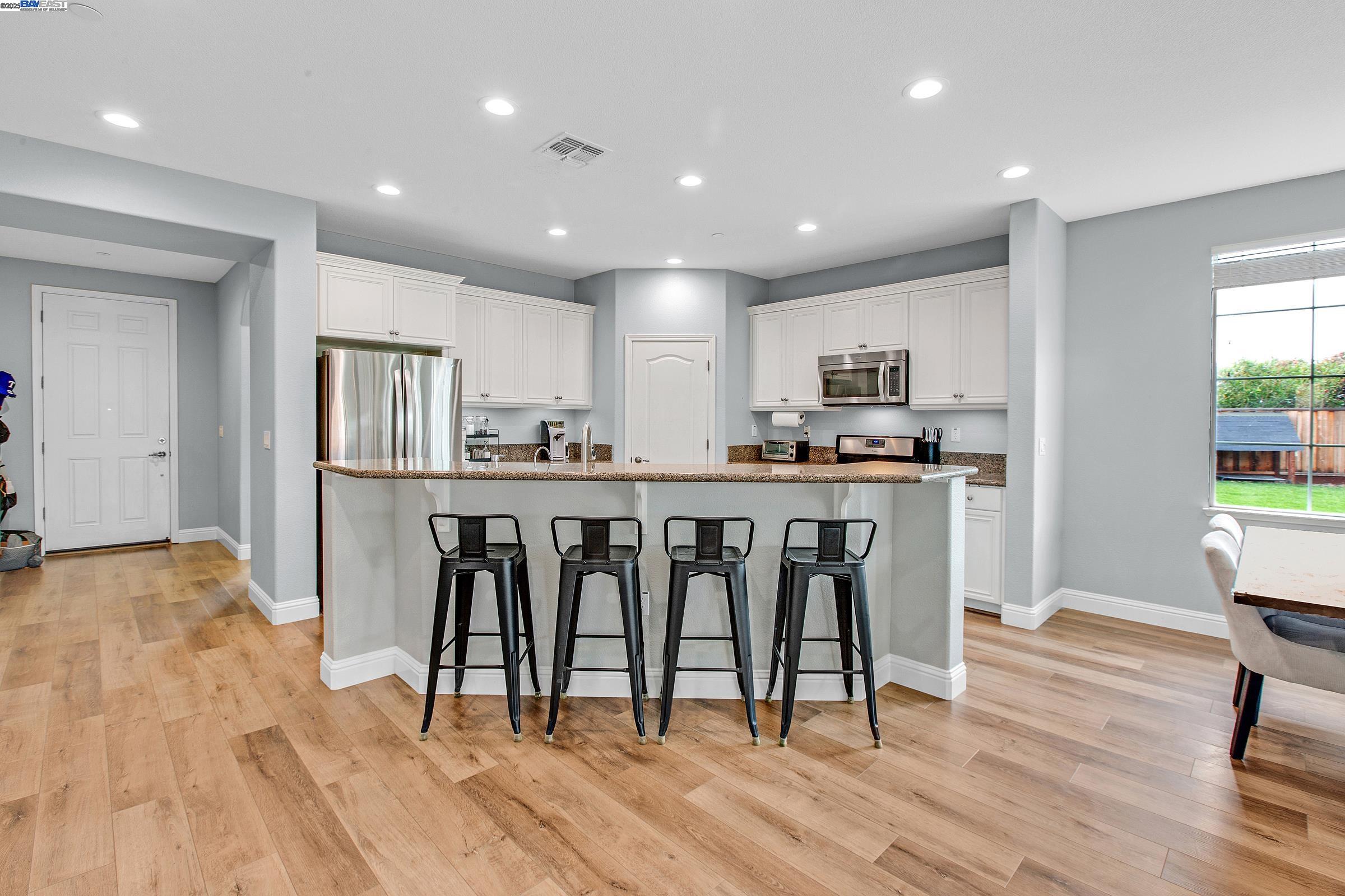 Detail Gallery Image 10 of 45 For 83 Outrigger Way, Discovery Bay,  CA 94505 - 4 Beds | 3 Baths
