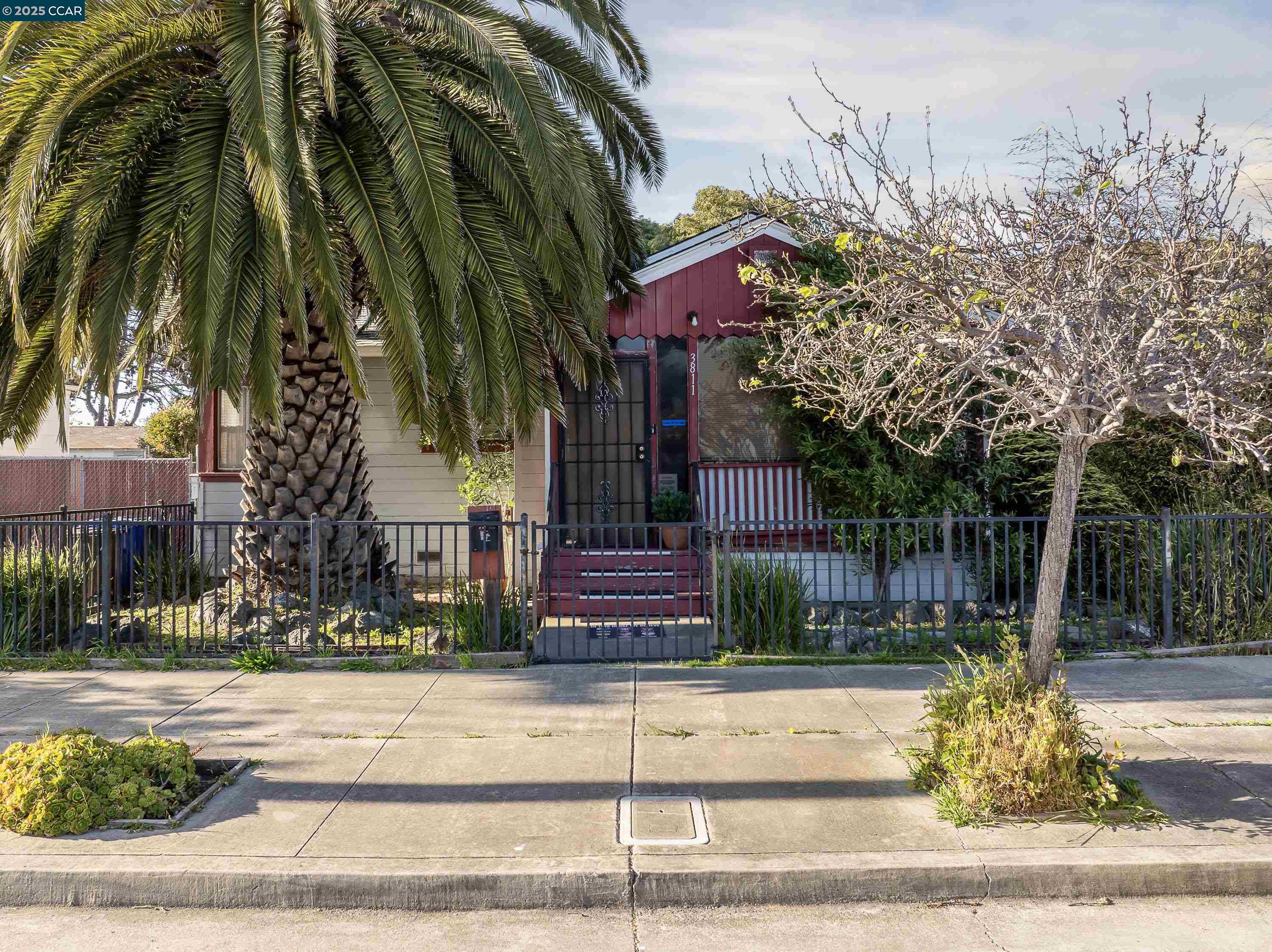 Detail Gallery Image 1 of 10 For 3811 Clinton Ave, Richmond,  CA 94805 - 2 Beds | 1 Baths