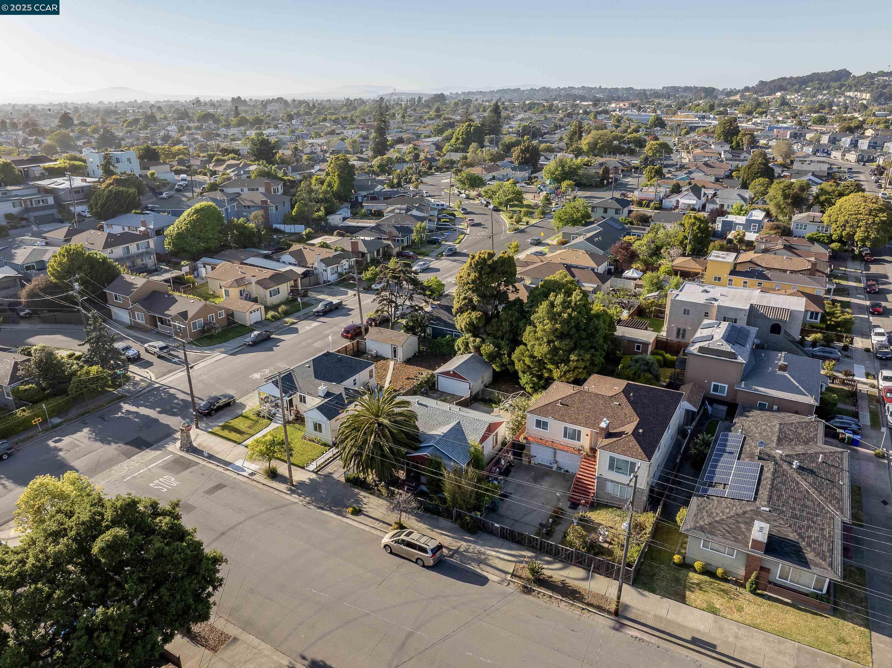 Detail Gallery Image 5 of 10 For 3811 Clinton Ave, Richmond,  CA 94805 - 2 Beds | 1 Baths