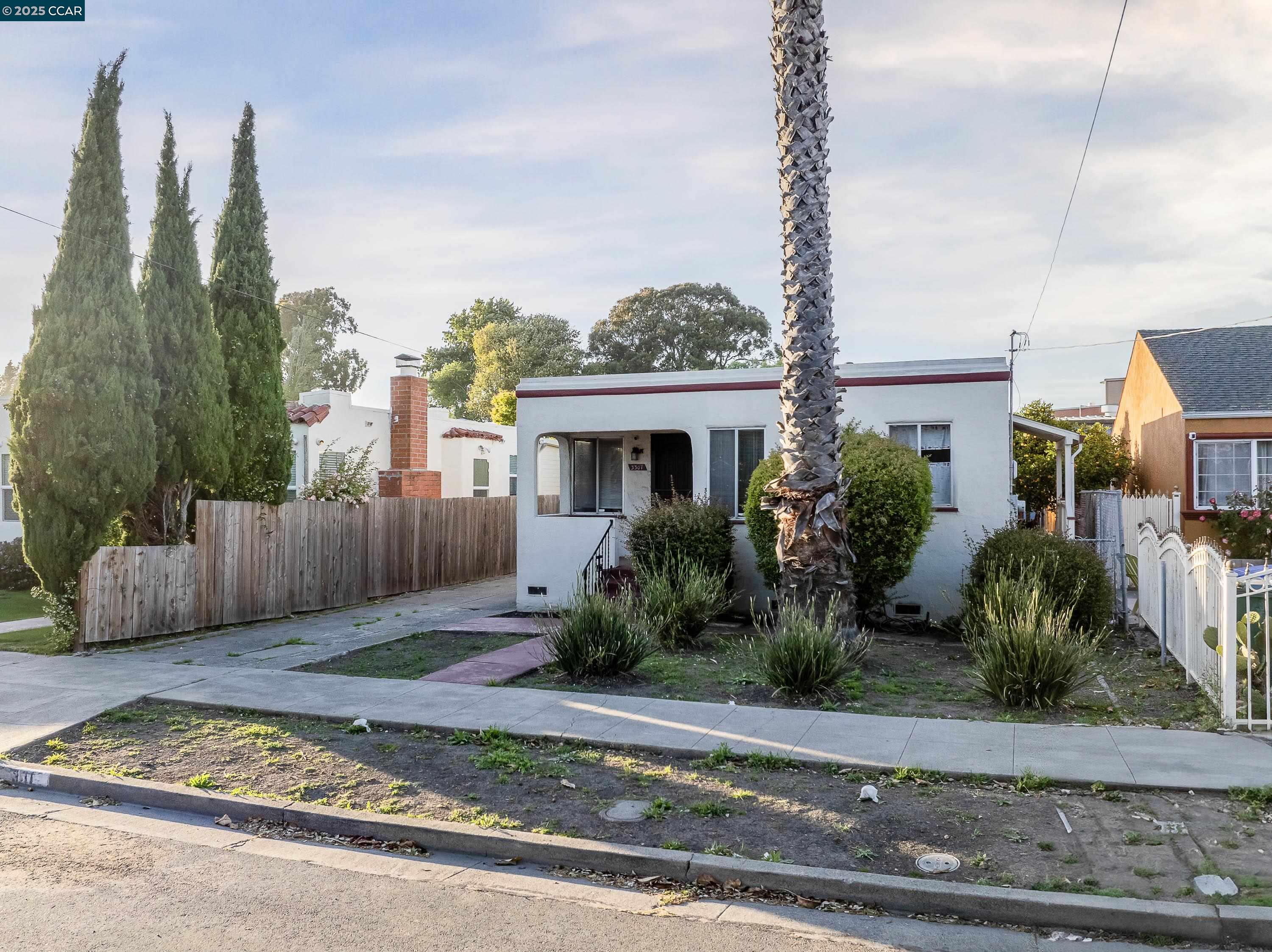 Detail Gallery Image 3 of 9 For 3307 Tulare Ave, Richmond,  CA 94804 - 2 Beds | 1 Baths
