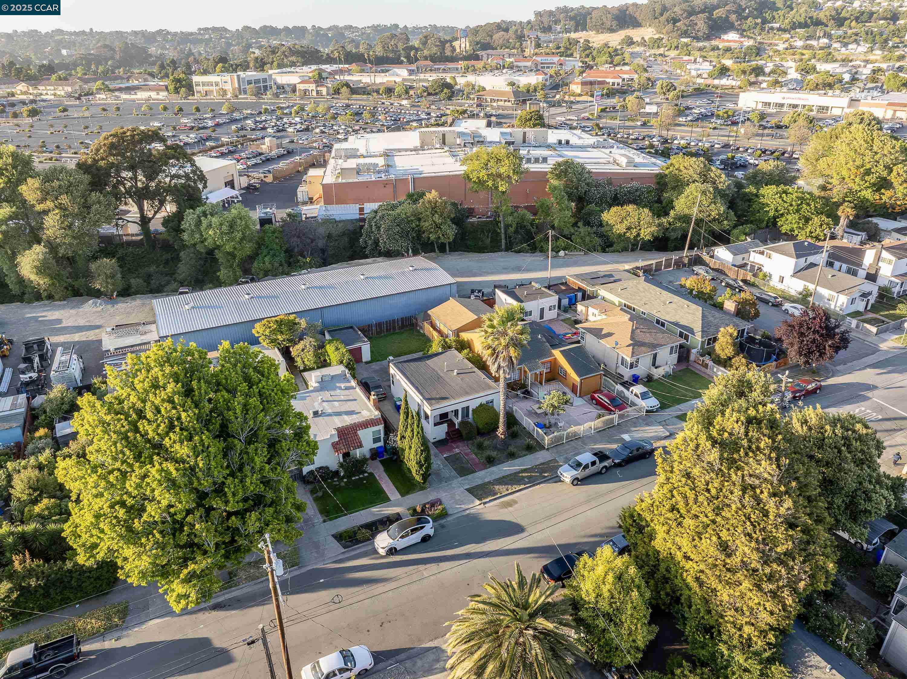 Detail Gallery Image 5 of 9 For 3307 Tulare Ave, Richmond,  CA 94804 - 2 Beds | 1 Baths