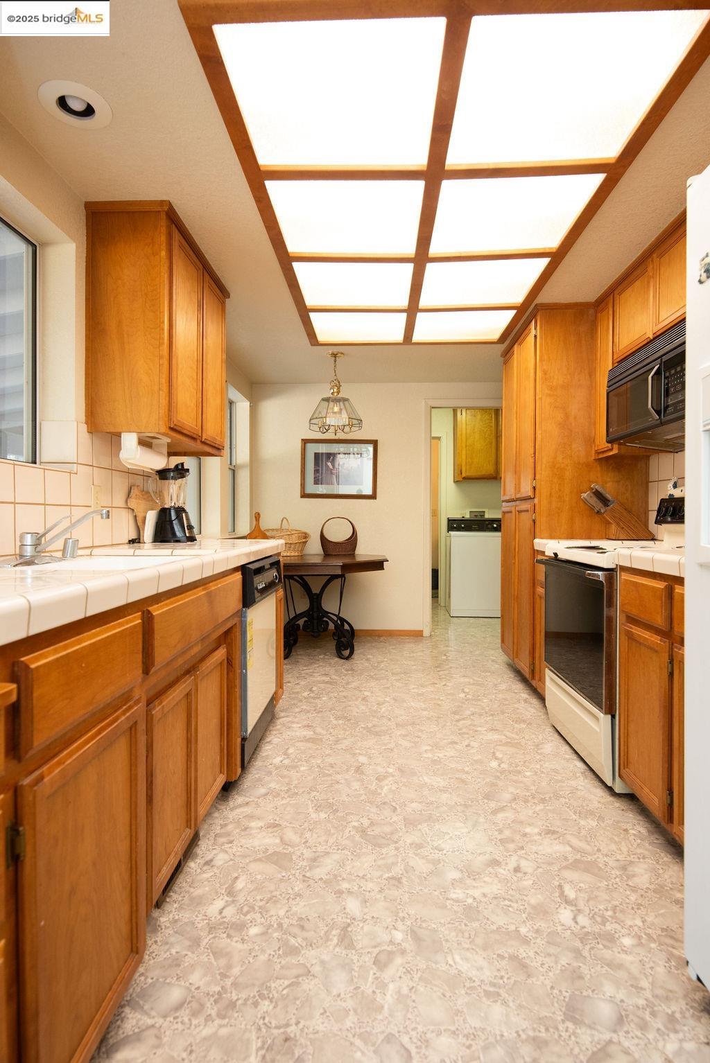 Detail Gallery Image 11 of 58 For 20839 Big Foot Cir, Groveland,  CA 95321 - 3 Beds | 2 Baths