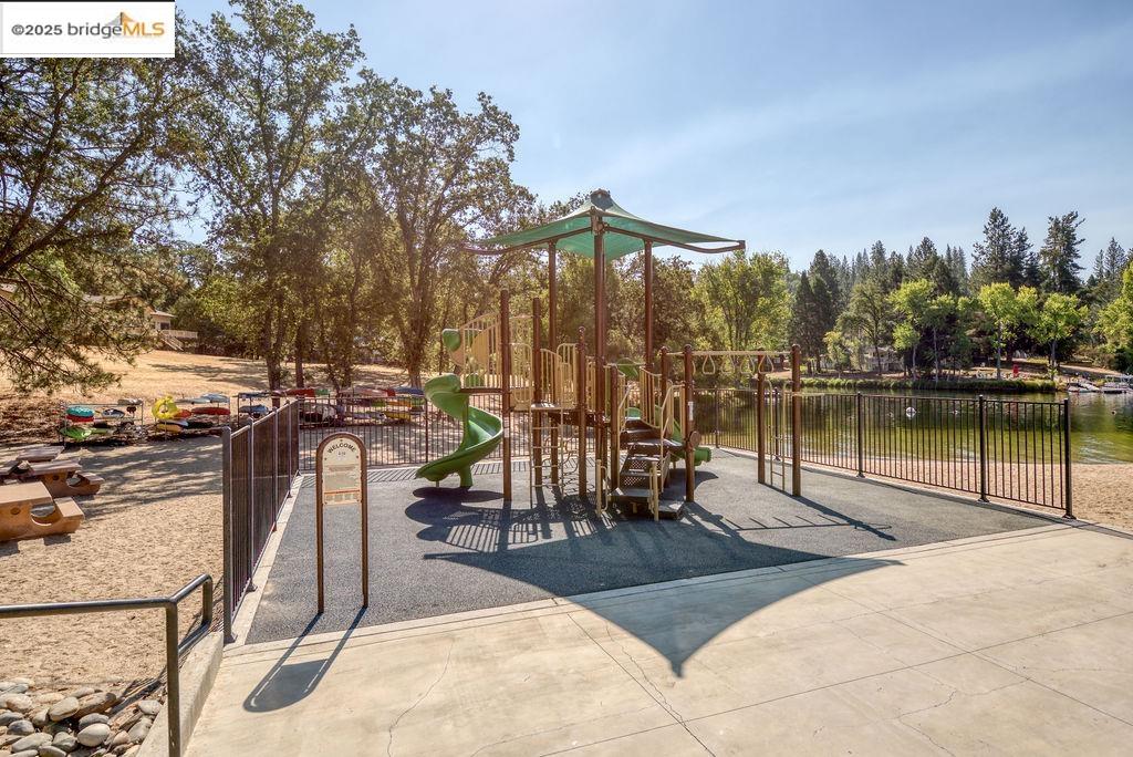 Detail Gallery Image 32 of 58 For 20839 Big Foot Cir, Groveland,  CA 95321 - 3 Beds | 2 Baths