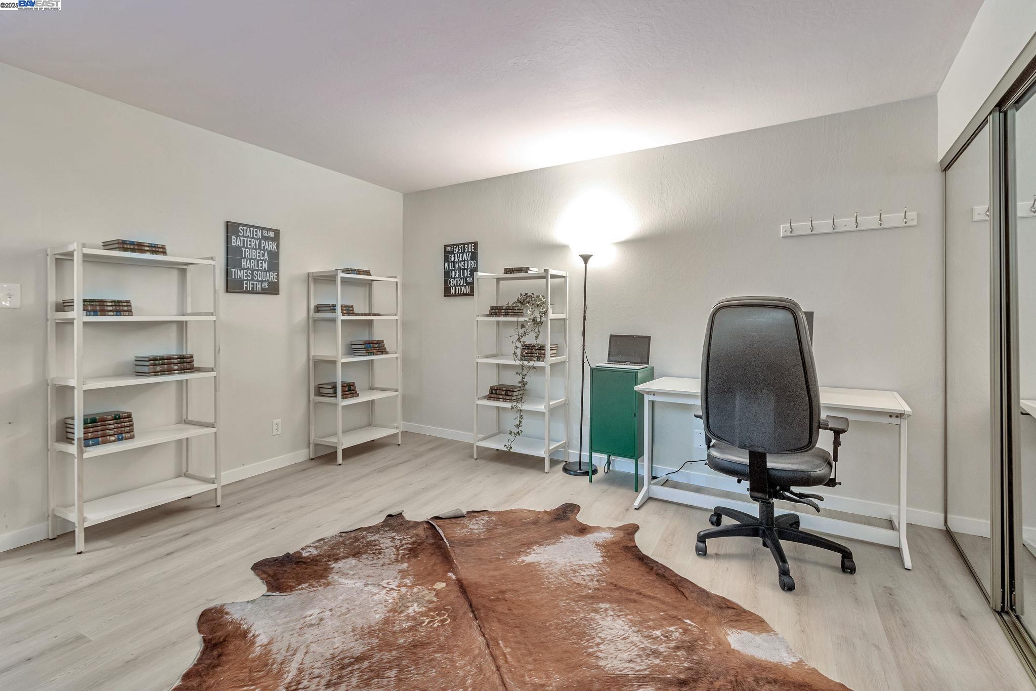 Detail Gallery Image 10 of 17 For 3877 Howe St #106,  Oakland,  CA 94611 - 2 Beds | 1 Baths