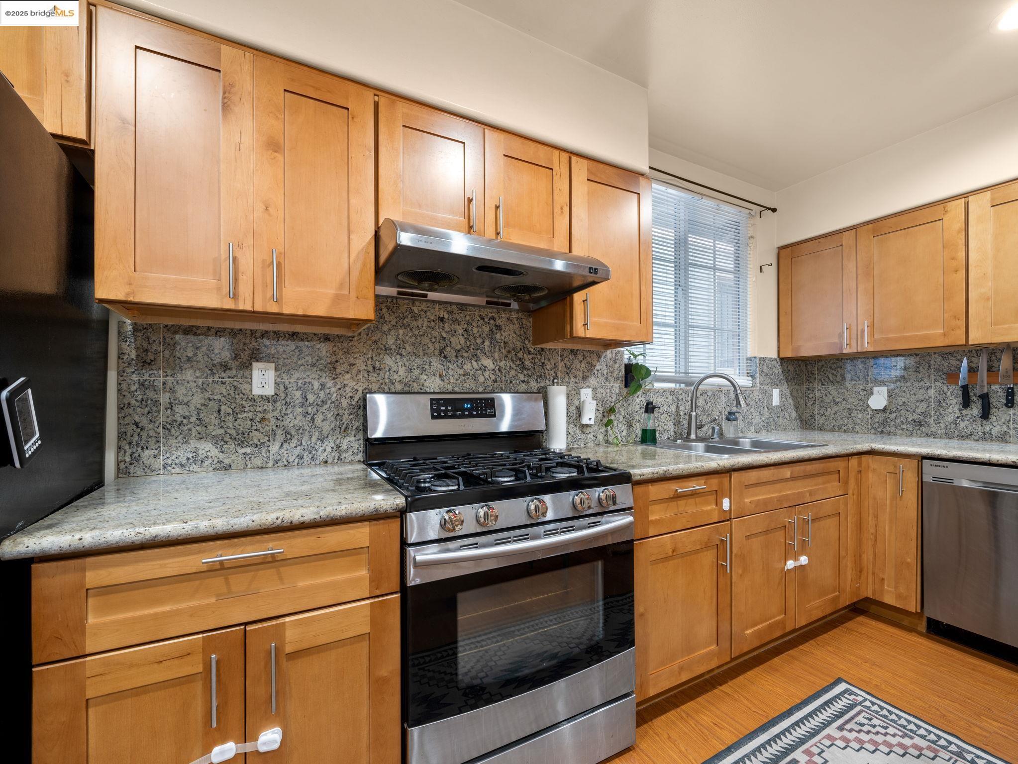 Detail Gallery Image 16 of 35 For 340 Foothill Blvd, Oakland,  CA 94606 - 3 Beds | 1 Baths