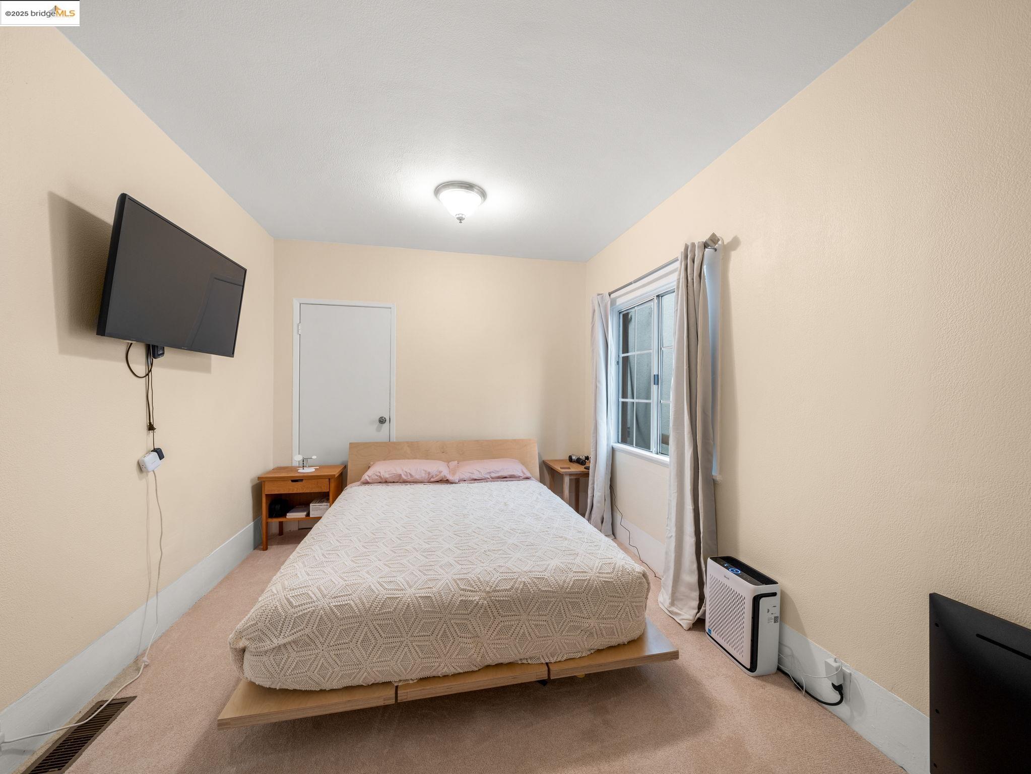 Detail Gallery Image 19 of 35 For 340 Foothill Blvd, Oakland,  CA 94606 - 3 Beds | 1 Baths