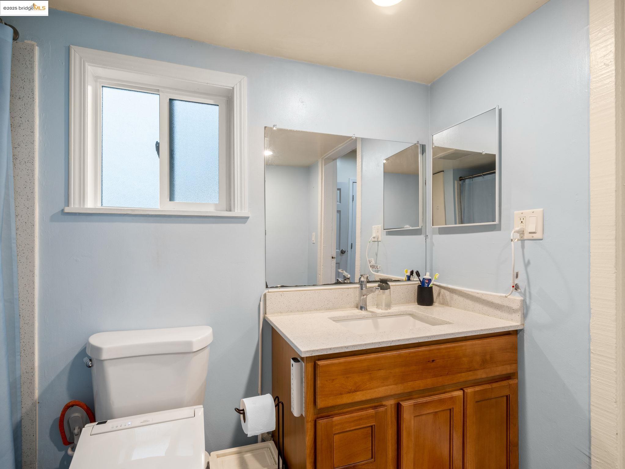 Detail Gallery Image 26 of 35 For 340 Foothill Blvd, Oakland,  CA 94606 - 3 Beds | 1 Baths