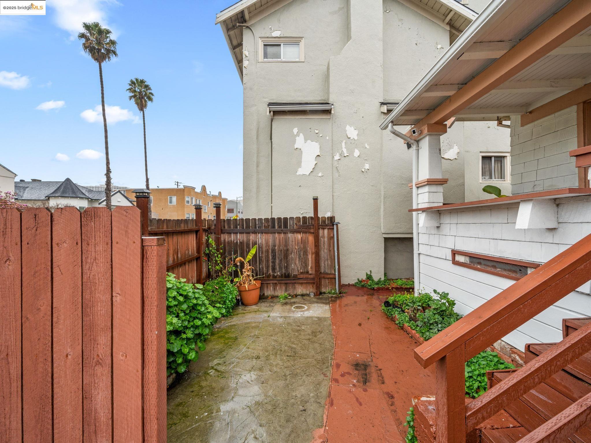 Detail Gallery Image 34 of 35 For 340 Foothill Blvd, Oakland,  CA 94606 - 3 Beds | 1 Baths