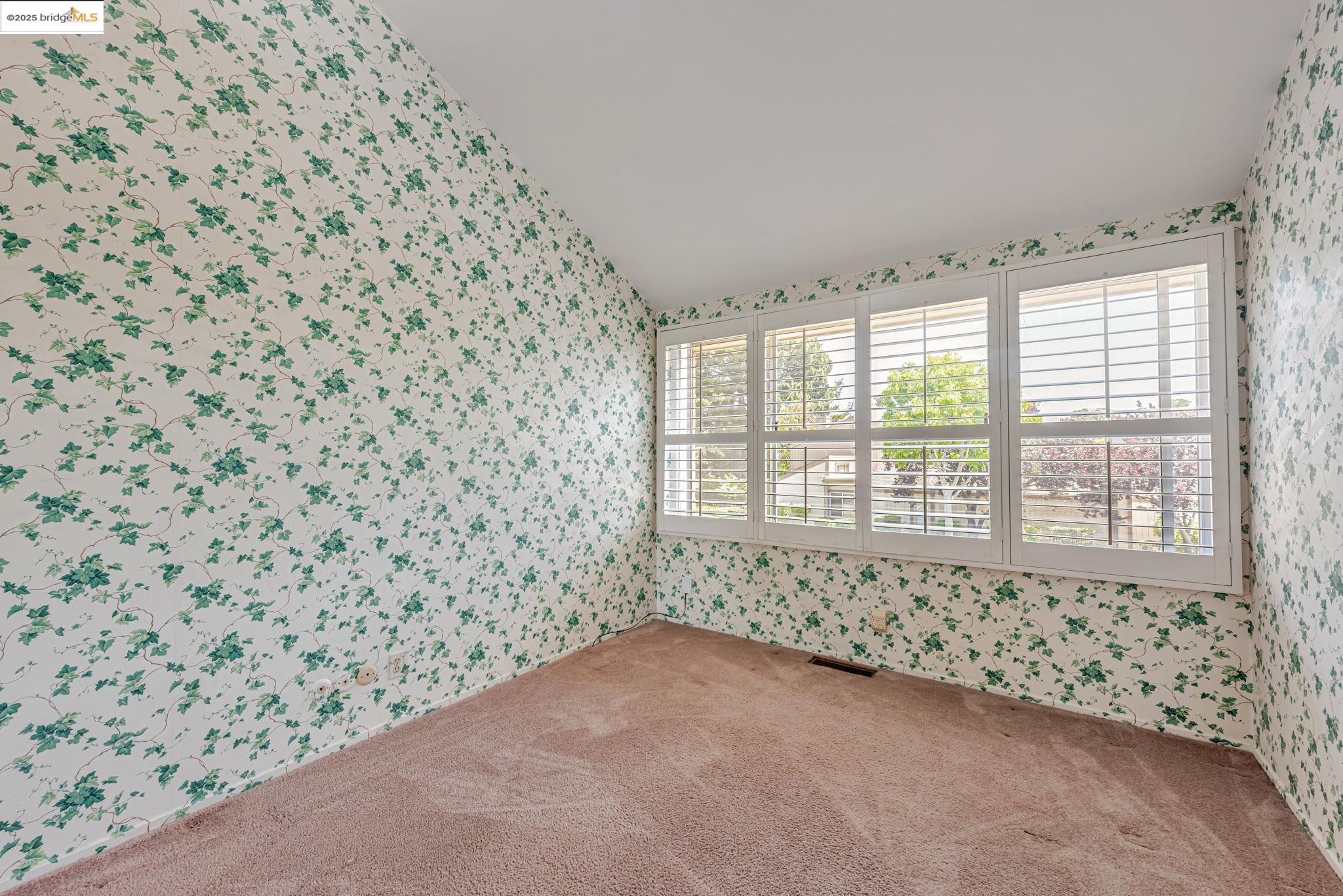 Detail Gallery Image 16 of 36 For 1160 Marianas Ln, Alameda,  CA 94502 - 3 Beds | 2/1 Baths