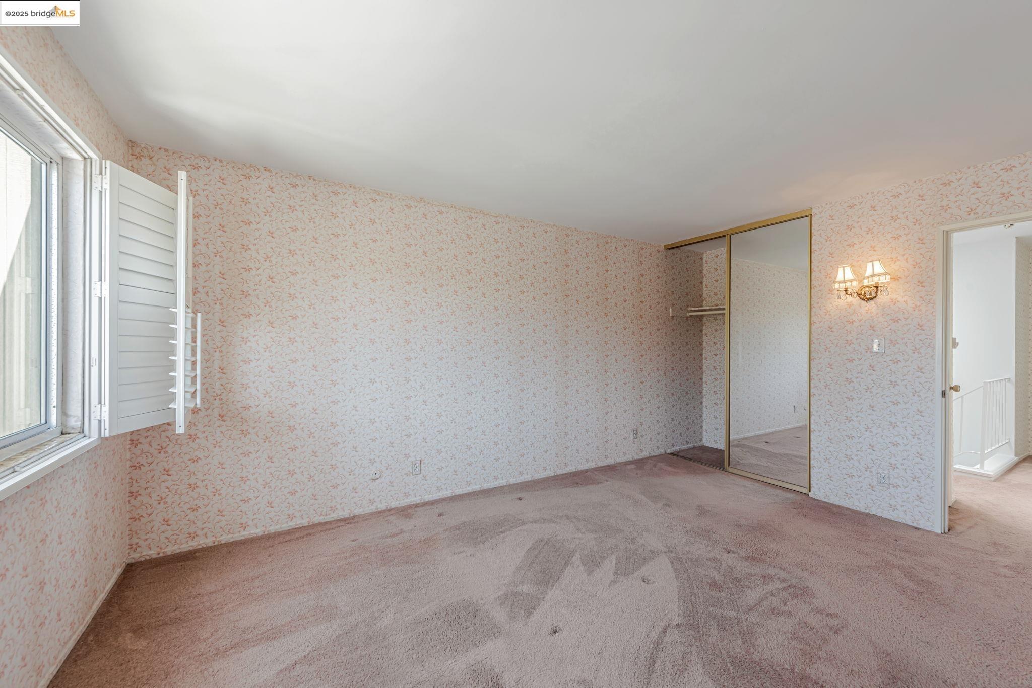 Detail Gallery Image 19 of 36 For 1160 Marianas Ln, Alameda,  CA 94502 - 3 Beds | 2/1 Baths