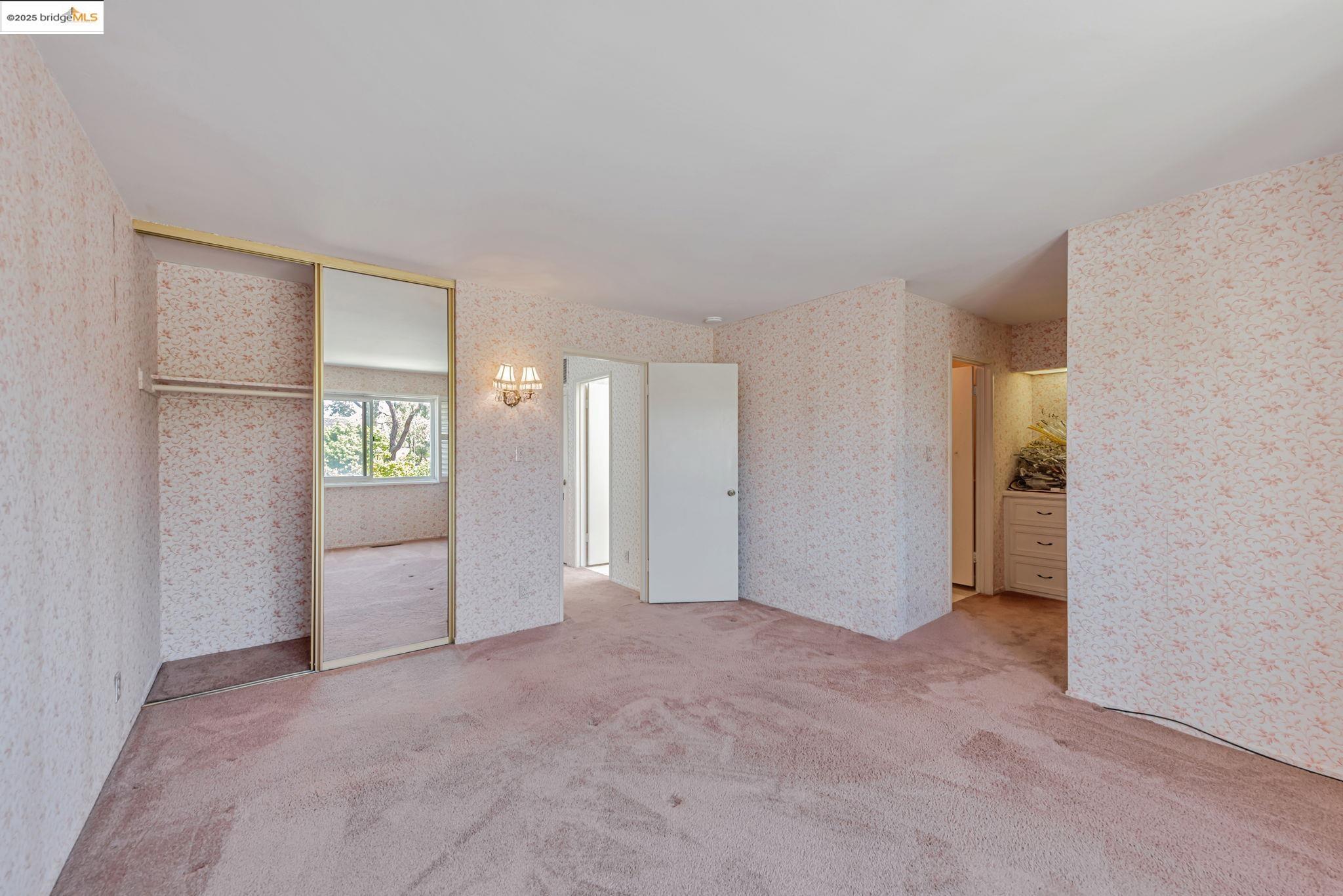 Detail Gallery Image 21 of 36 For 1160 Marianas Ln, Alameda,  CA 94502 - 3 Beds | 2/1 Baths