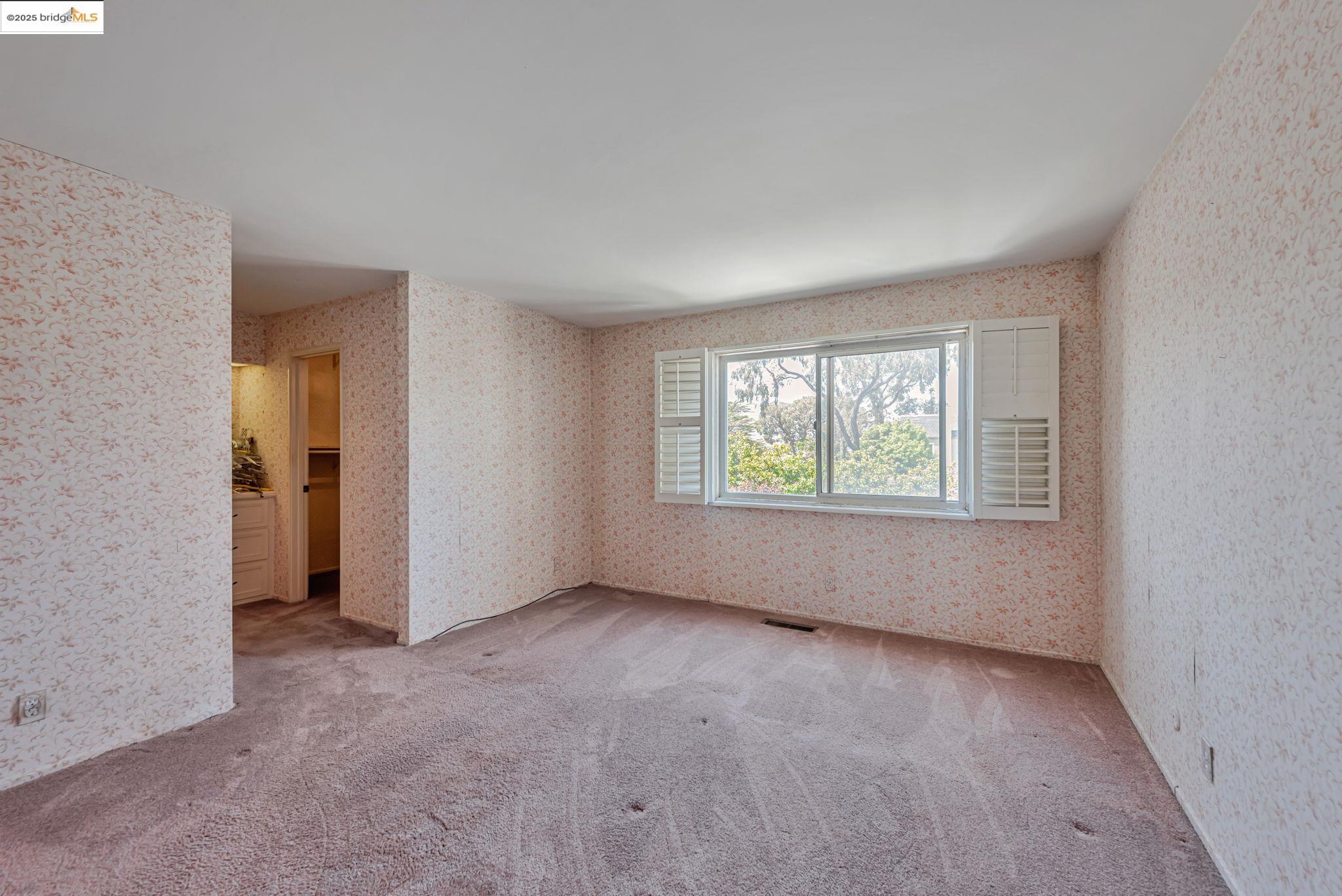Detail Gallery Image 23 of 36 For 1160 Marianas Ln, Alameda,  CA 94502 - 3 Beds | 2/1 Baths