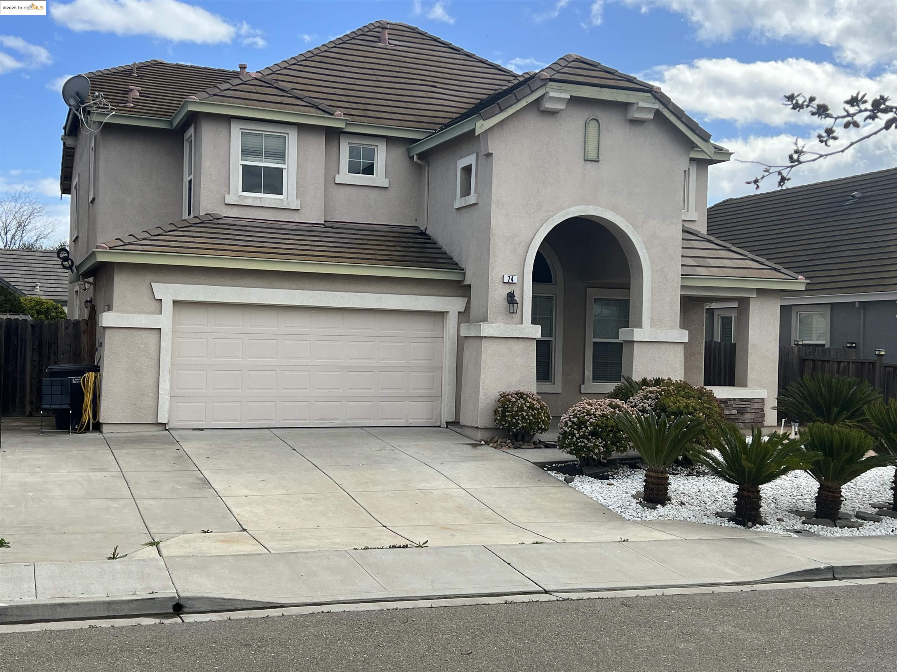 Detail Gallery Image 1 of 1 For 74 Vella Cir, Oakley,  CA 94561 - 4 Beds | 3/1 Baths