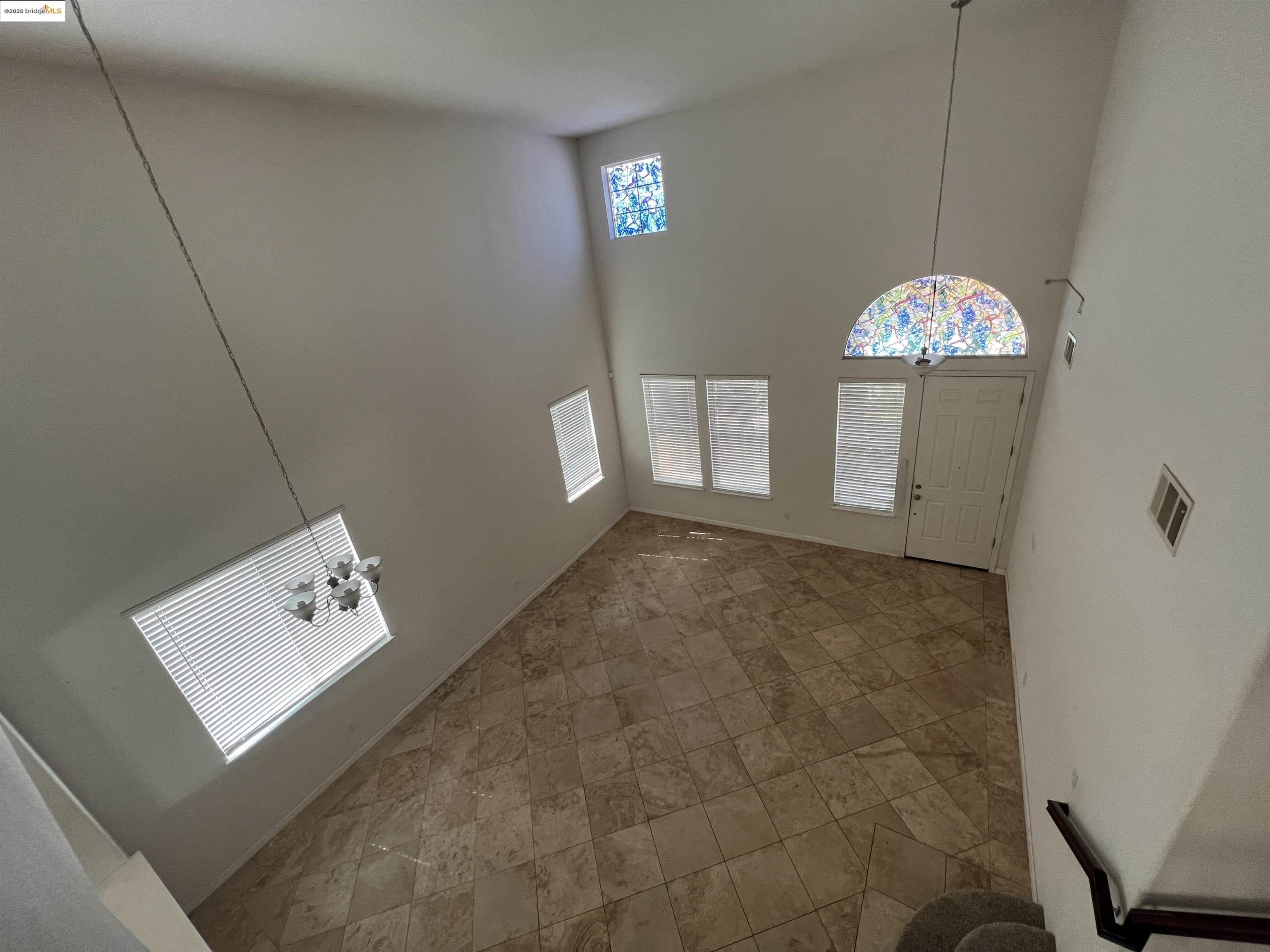 Detail Gallery Image 11 of 15 For 74 Vella Cir, Oakley,  CA 94561 - 4 Beds | 3/1 Baths