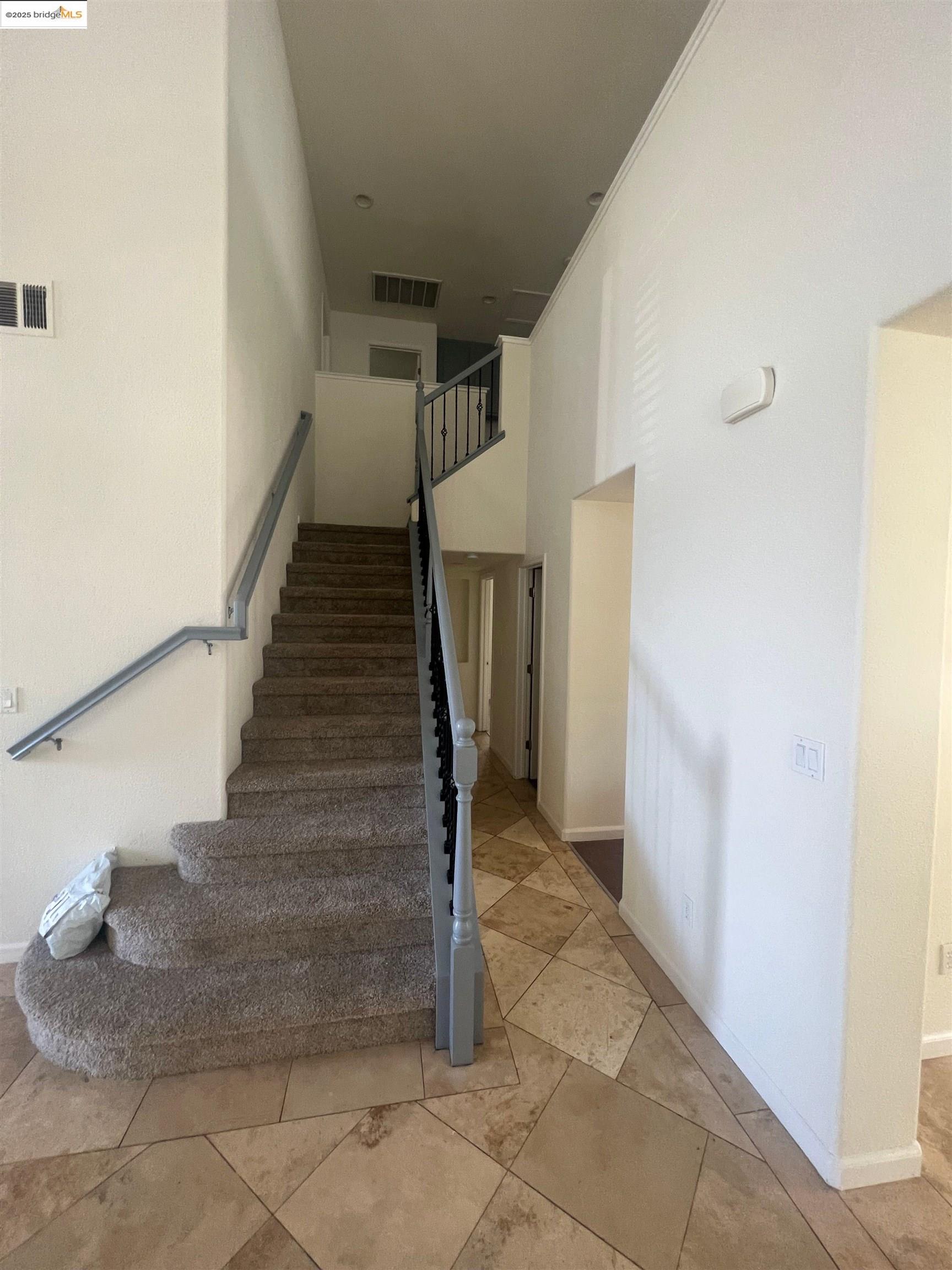 Detail Gallery Image 5 of 15 For 74 Vella Cir, Oakley,  CA 94561 - 4 Beds | 3/1 Baths