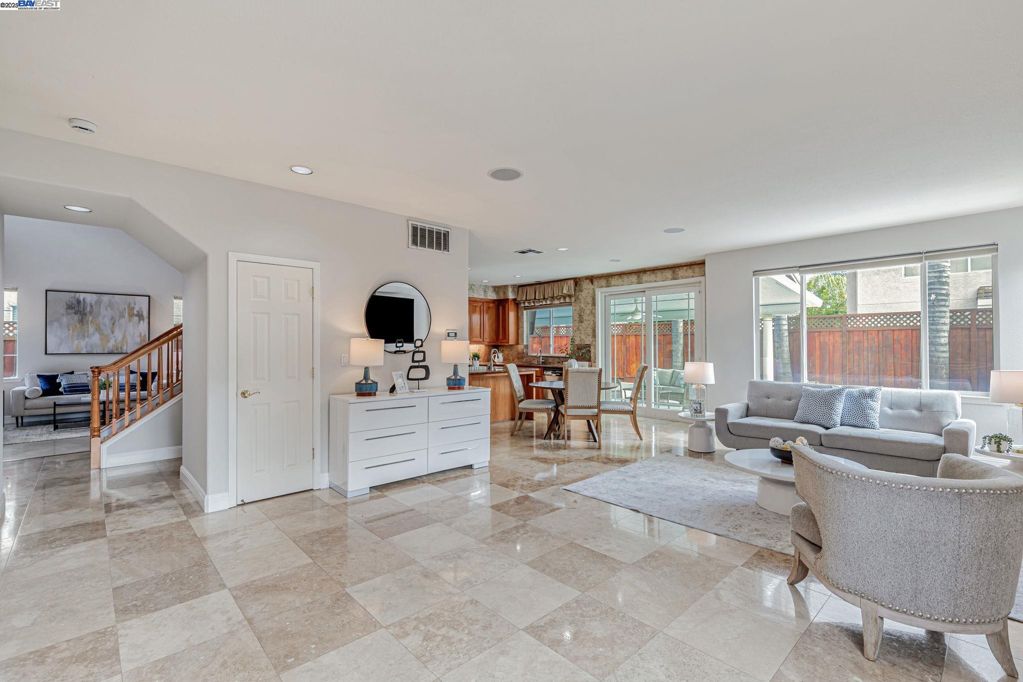 Detail Gallery Image 10 of 48 For 958 Monticelli Ct, Gilroy,  CA 95020 - 4 Beds | 3 Baths