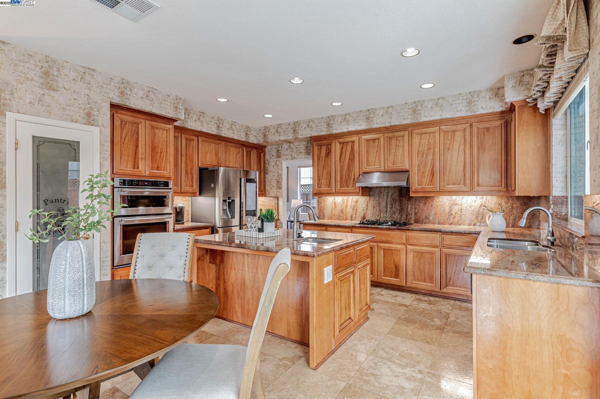 Detail Gallery Image 15 of 48 For 958 Monticelli Ct, Gilroy,  CA 95020 - 4 Beds | 3 Baths