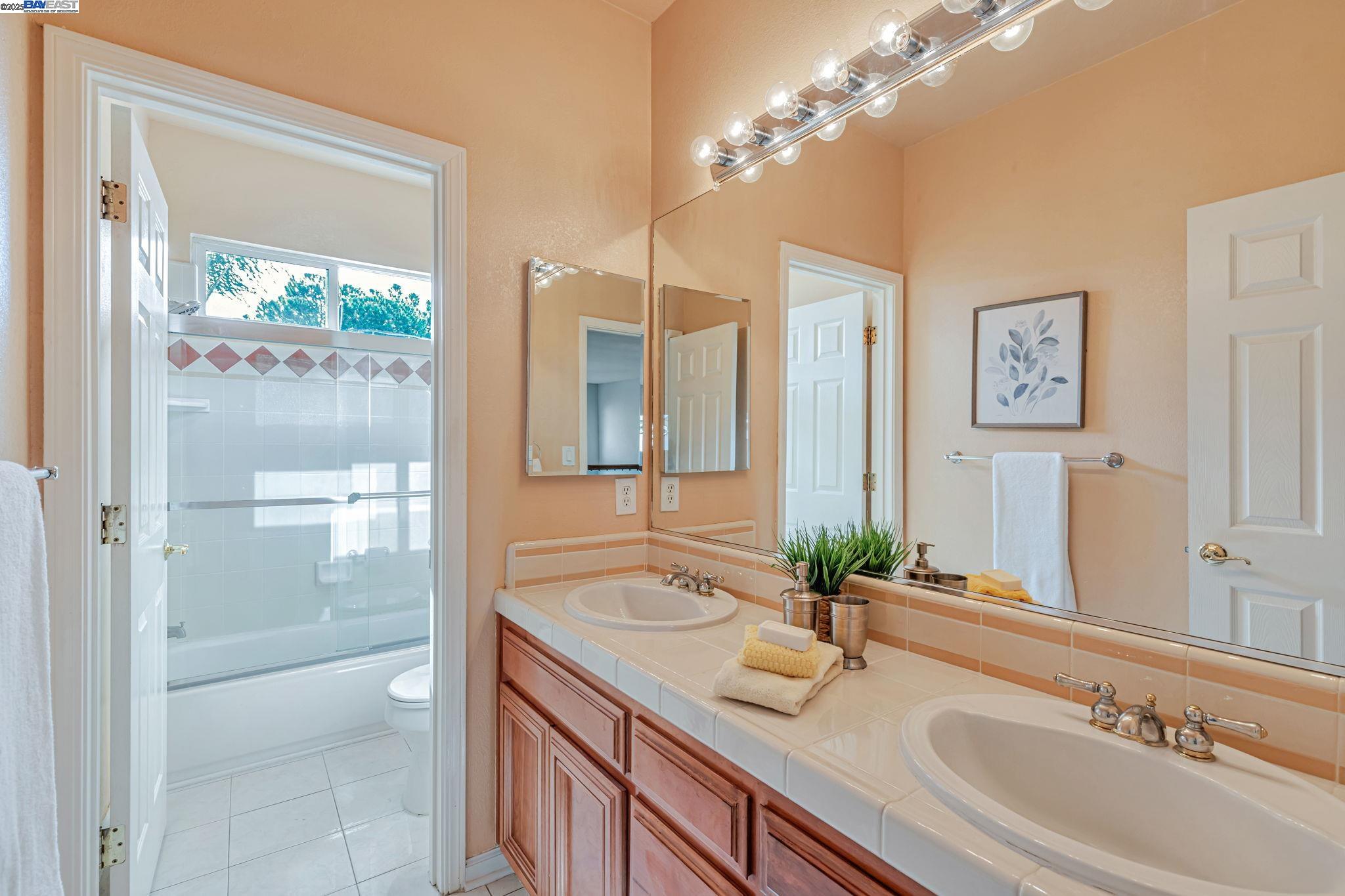 Detail Gallery Image 34 of 48 For 958 Monticelli Ct, Gilroy,  CA 95020 - 4 Beds | 3 Baths