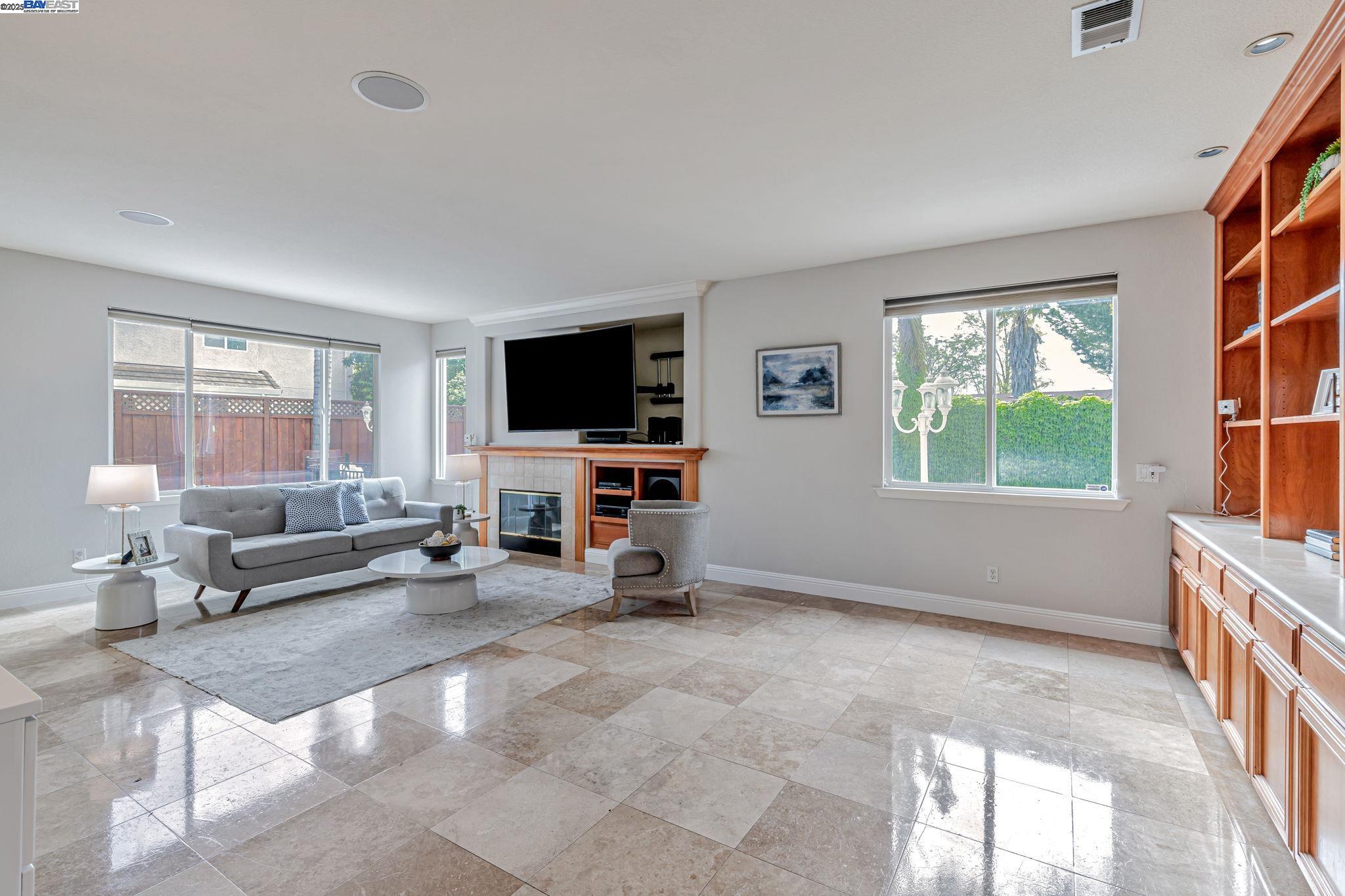 Detail Gallery Image 8 of 48 For 958 Monticelli Ct, Gilroy,  CA 95020 - 4 Beds | 3 Baths