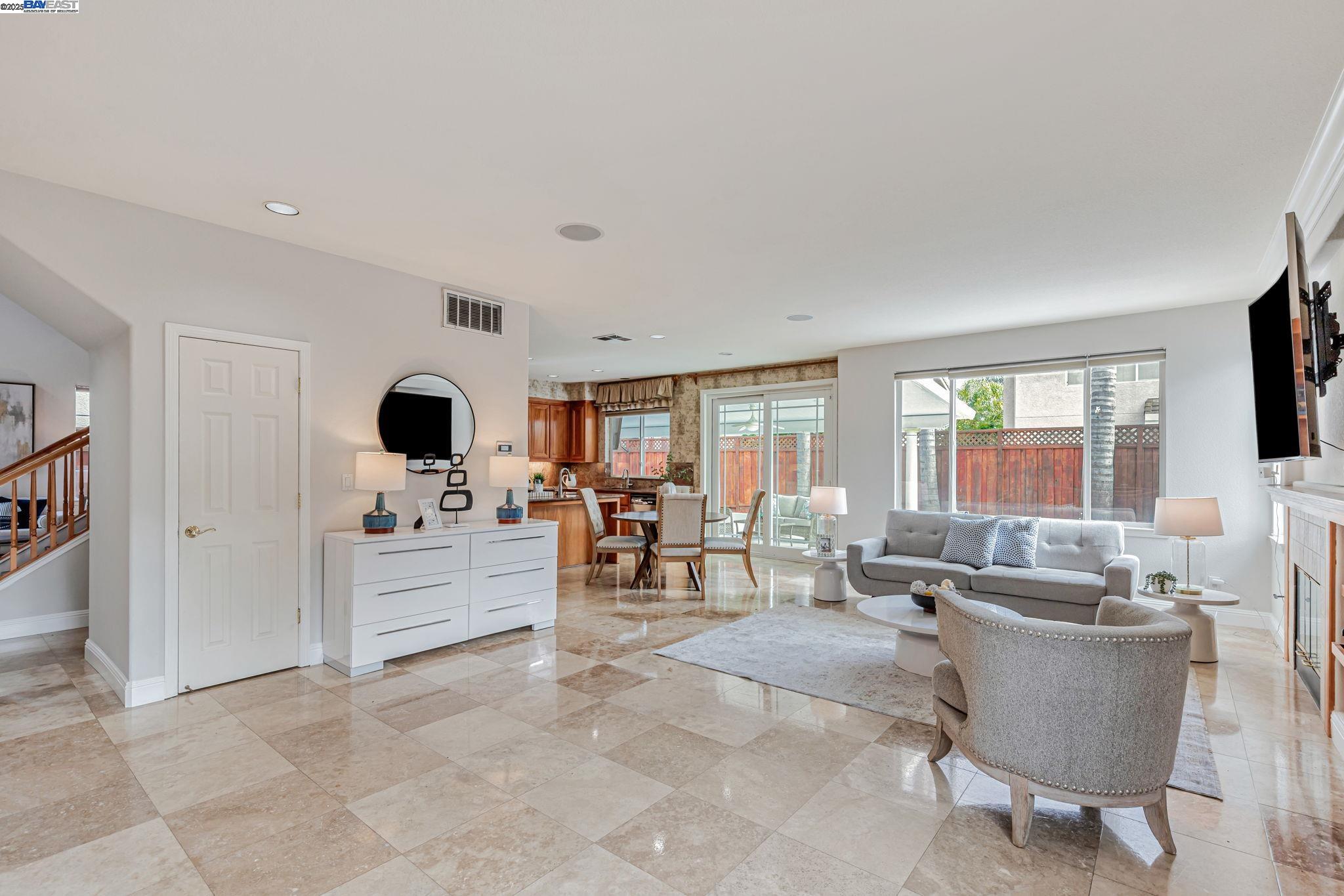 Detail Gallery Image 9 of 48 For 958 Monticelli Ct, Gilroy,  CA 95020 - 4 Beds | 3 Baths