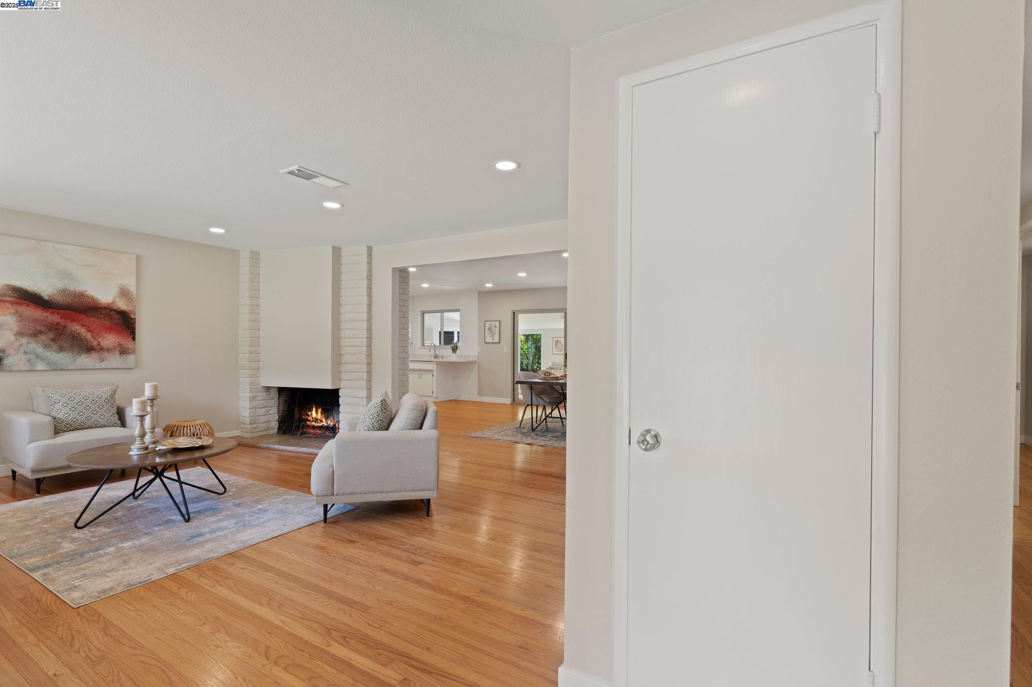 Detail Gallery Image 3 of 45 For 2371 Mallard Dr, Walnut Creek,  CA 94597 - 3 Beds | 2 Baths