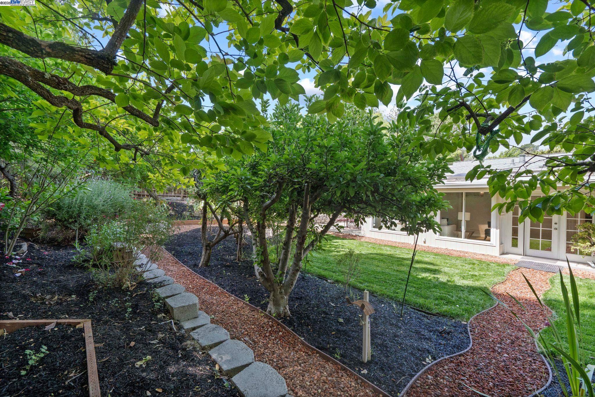 Detail Gallery Image 36 of 45 For 2371 Mallard Dr, Walnut Creek,  CA 94597 - 3 Beds | 2 Baths