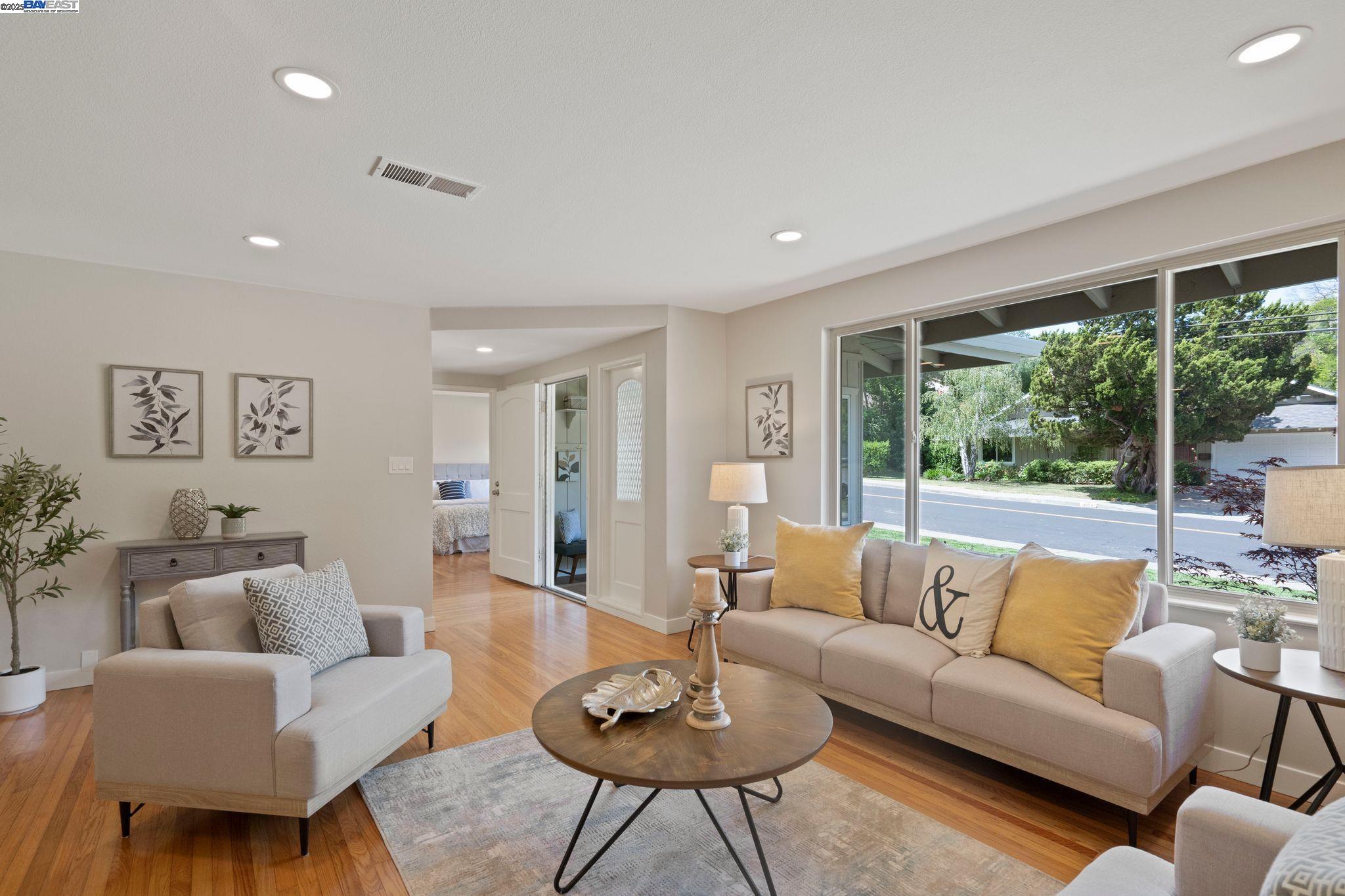 Detail Gallery Image 5 of 45 For 2371 Mallard Dr, Walnut Creek,  CA 94597 - 3 Beds | 2 Baths