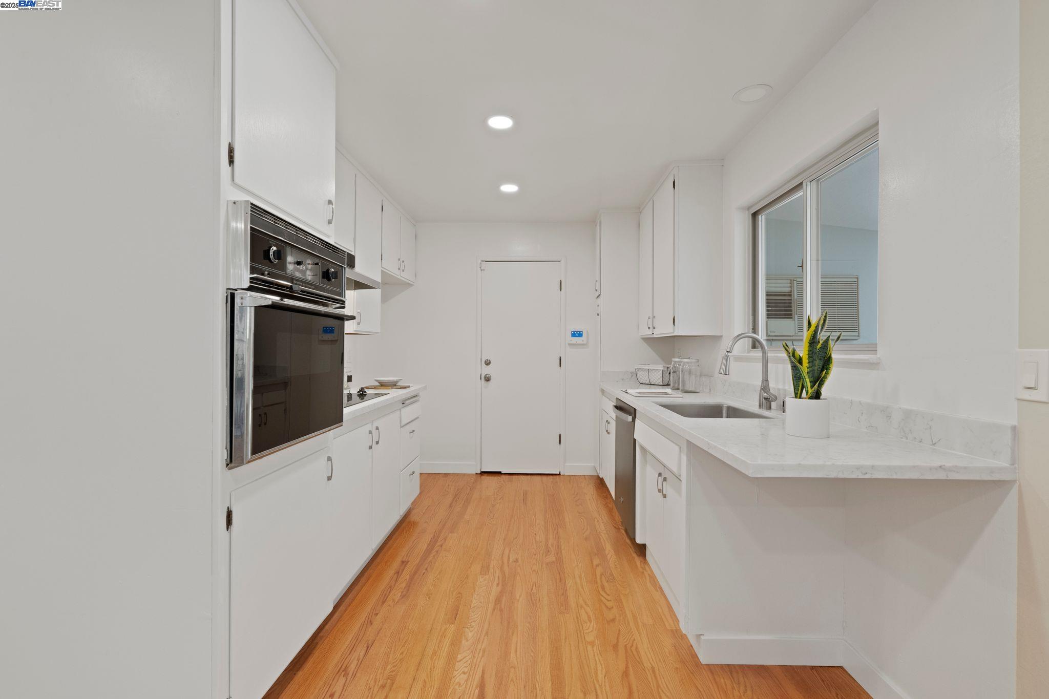 Detail Gallery Image 9 of 45 For 2371 Mallard Dr, Walnut Creek,  CA 94597 - 3 Beds | 2 Baths
