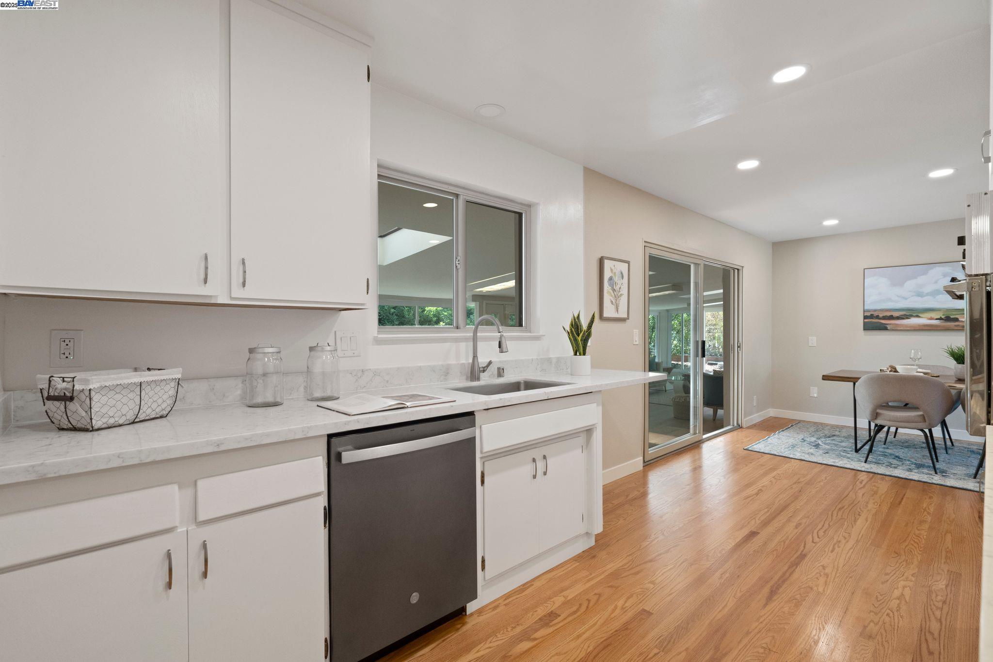 Detail Gallery Image 10 of 45 For 2371 Mallard Dr, Walnut Creek,  CA 94597 - 3 Beds | 2 Baths