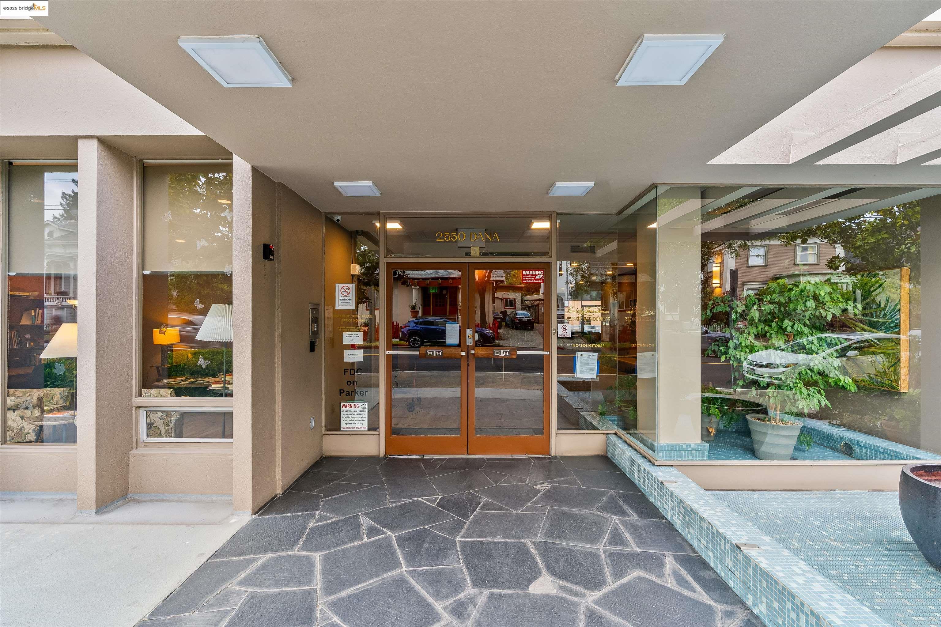 Detail Gallery Image 2 of 45 For 2550 Dana St 8h,  Berkeley,  CA 94704 - 0 Beds | 1 Baths