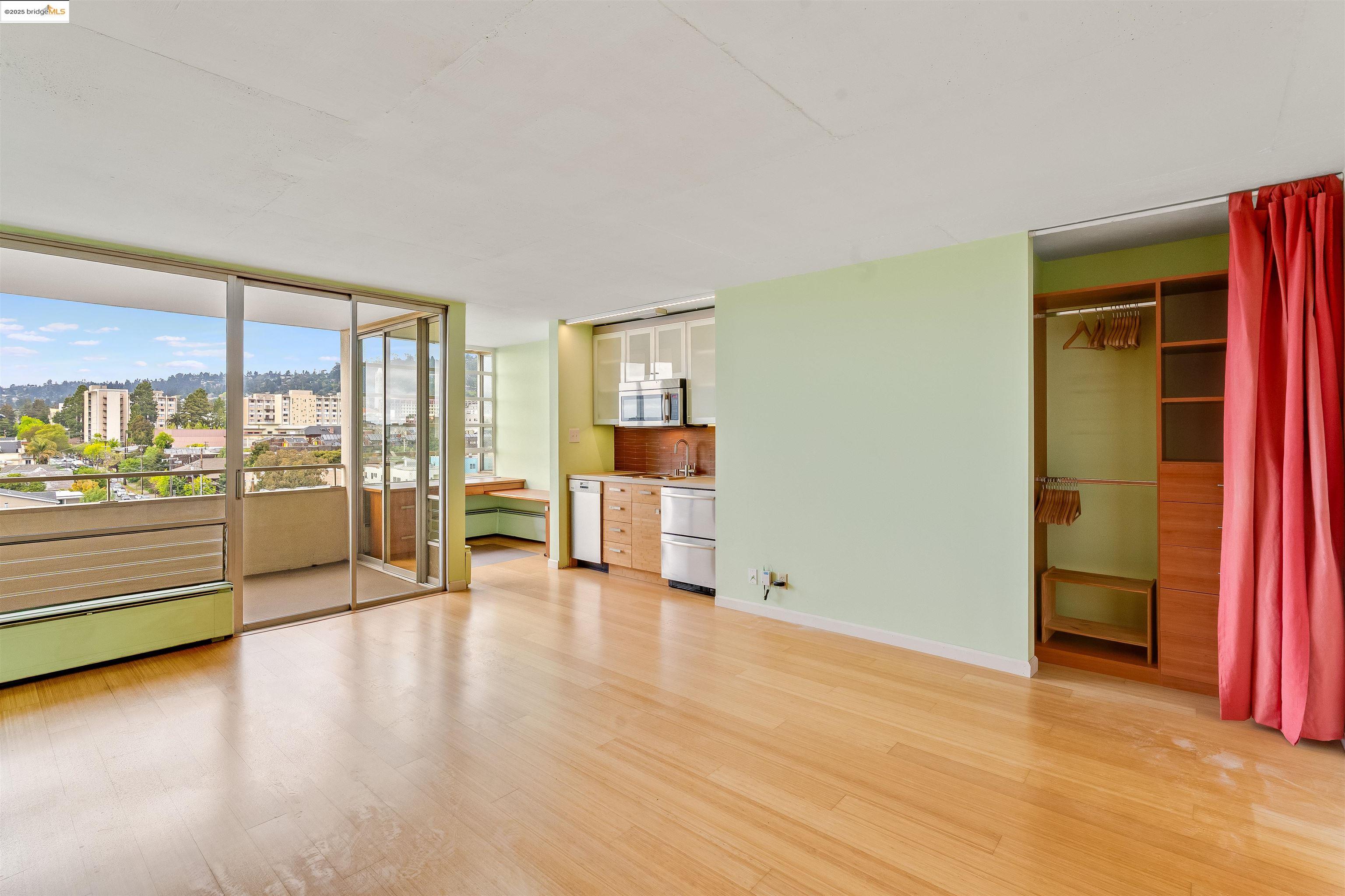 Detail Gallery Image 5 of 45 For 2550 Dana St 8h,  Berkeley,  CA 94704 - 0 Beds | 1 Baths
